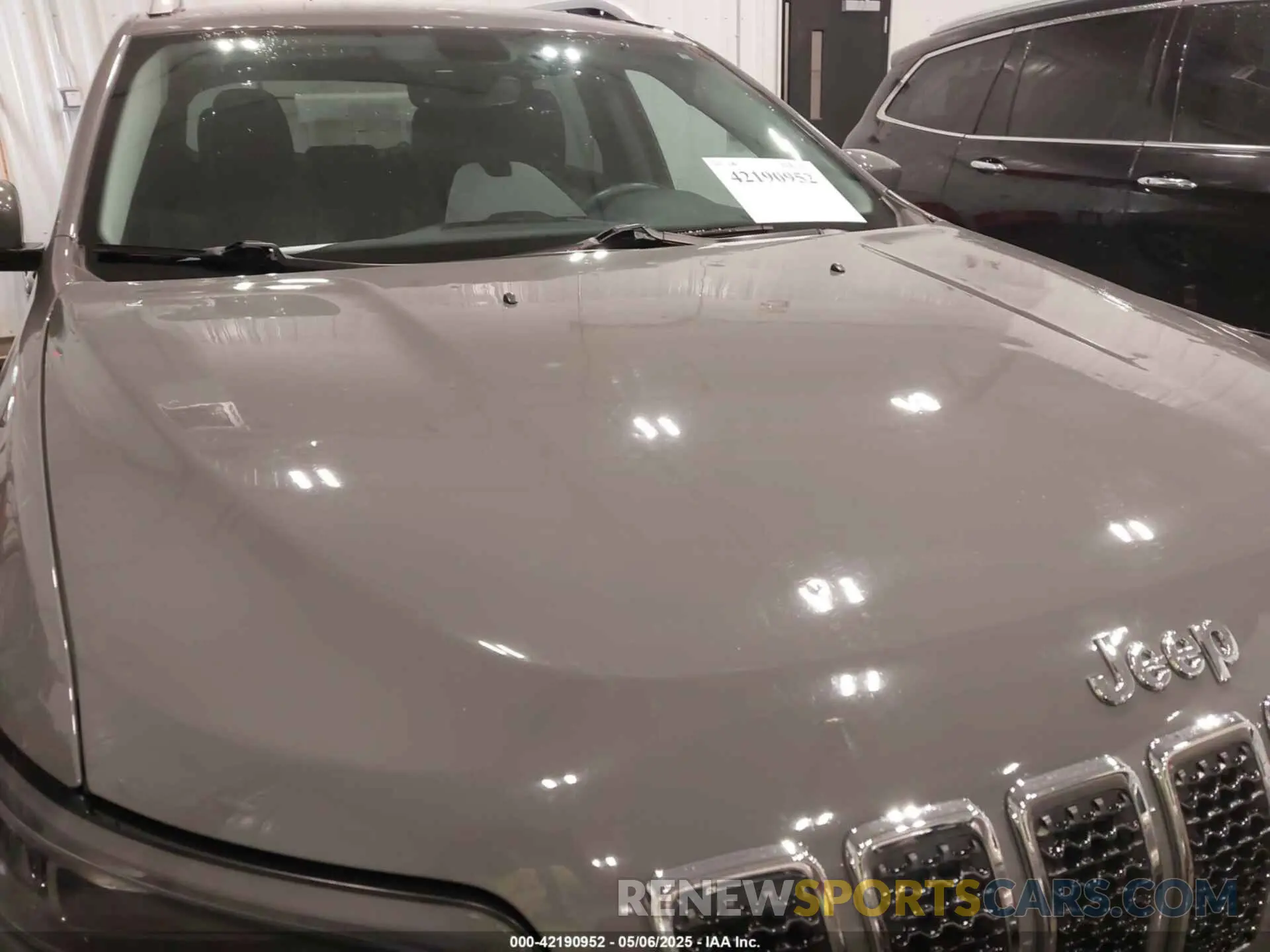 12 Photograph of a damaged car 1C4PJMDXXKD350693 JEEP CHEROKEE 2019