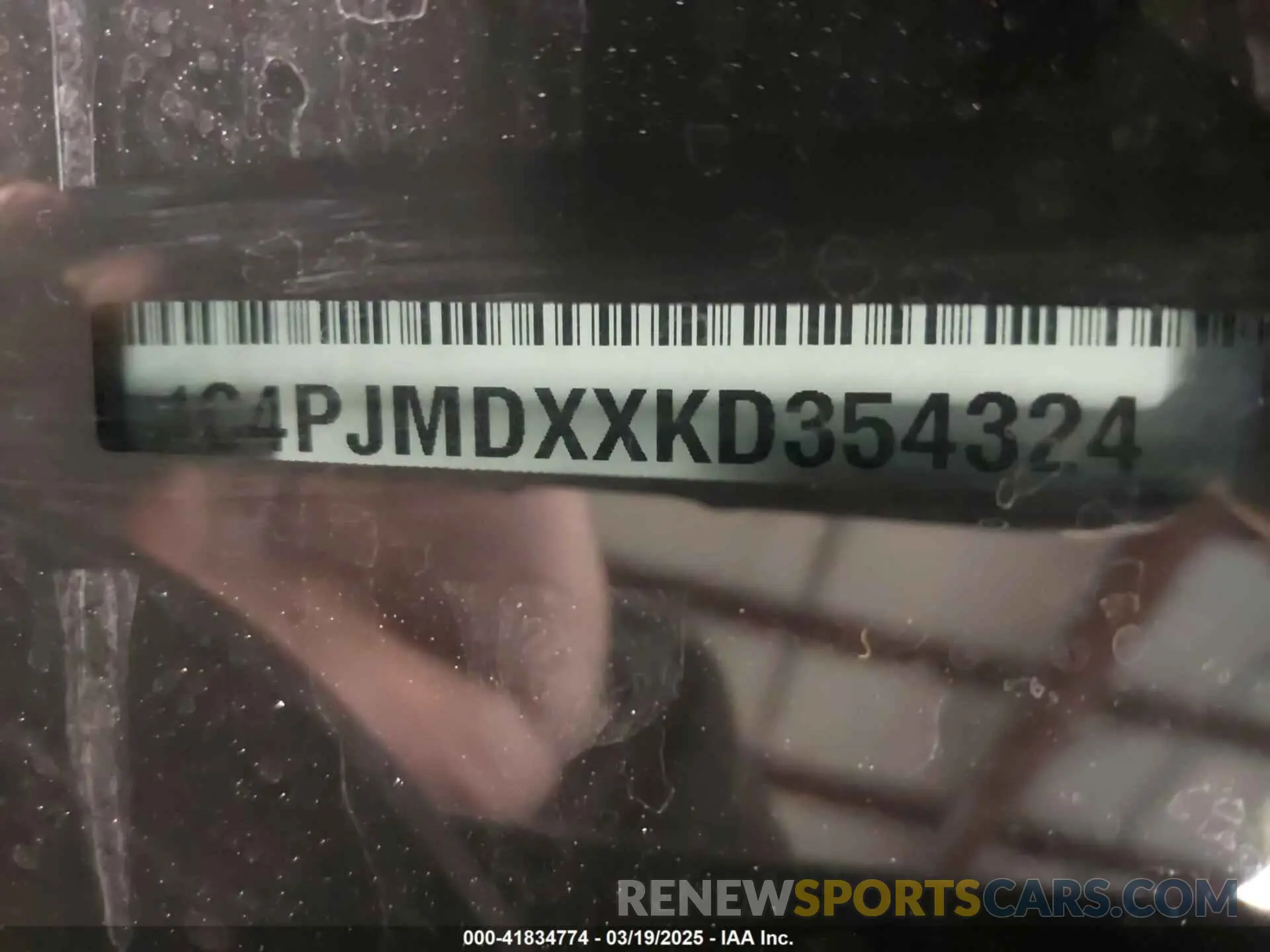 17 Photograph of a damaged car 1C4PJMDXXKD354324 JEEP CHEROKEE 2019
