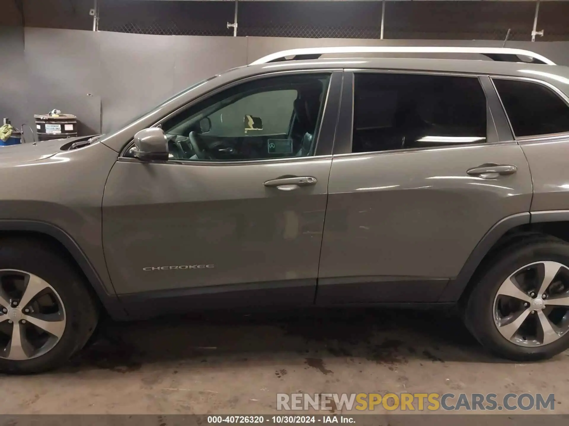 14 Photograph of a damaged car 1C4PJMDXXKD390014 JEEP CHEROKEE 2019