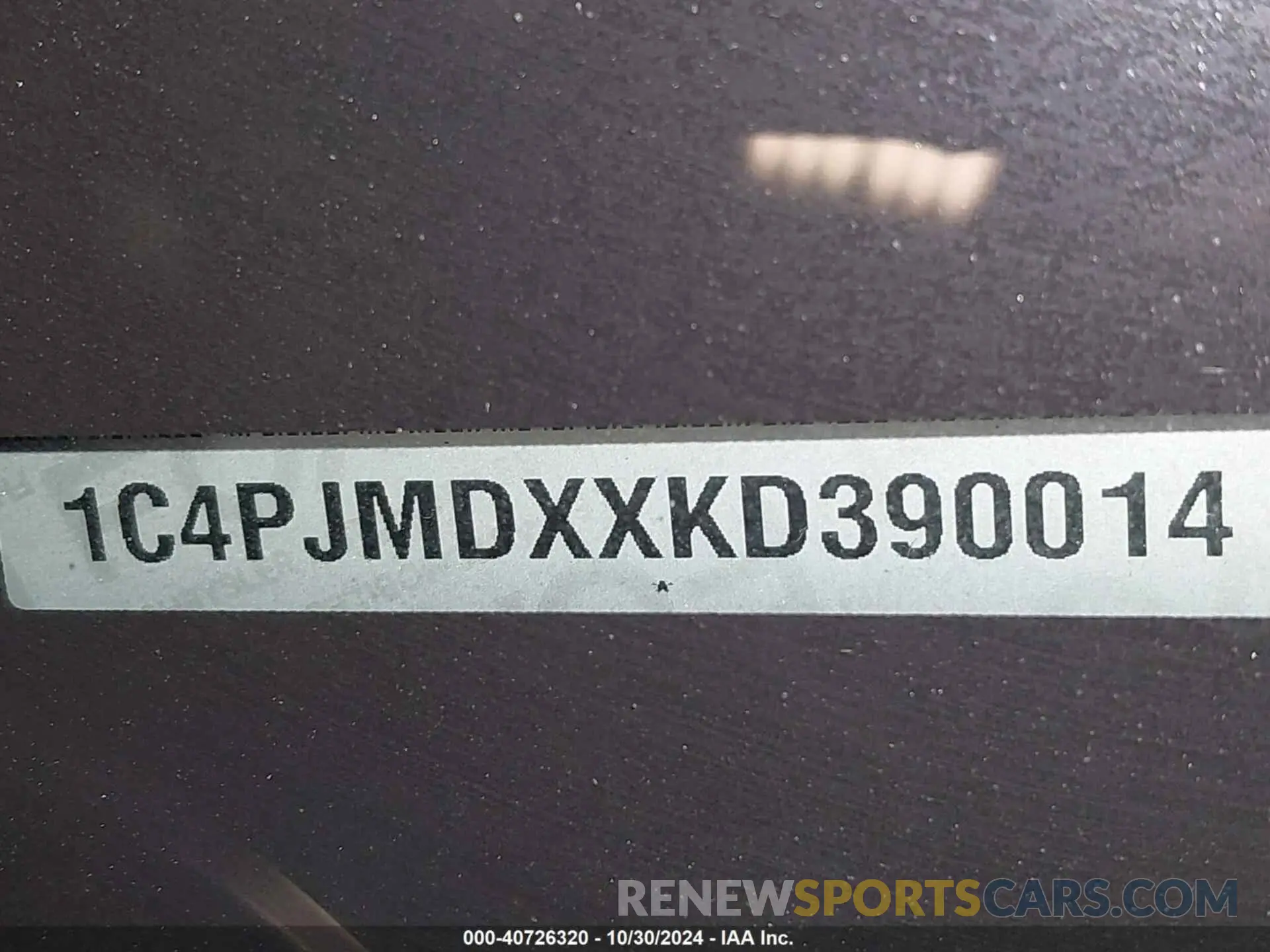 17 Photograph of a damaged car 1C4PJMDXXKD390014 JEEP CHEROKEE 2019