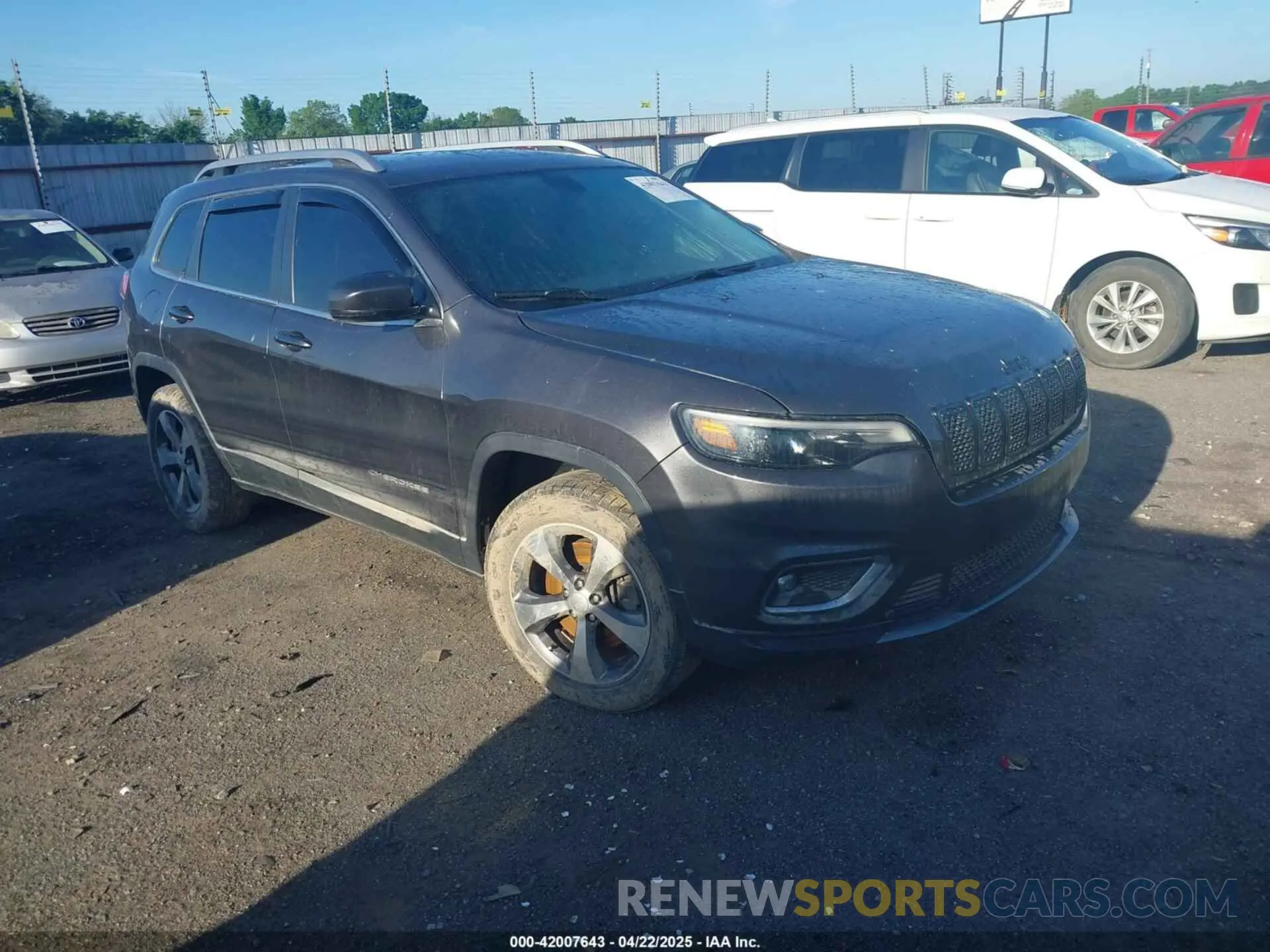 1 Photograph of a damaged car 1C4PJMDXXKD444833 JEEP CHEROKEE 2019