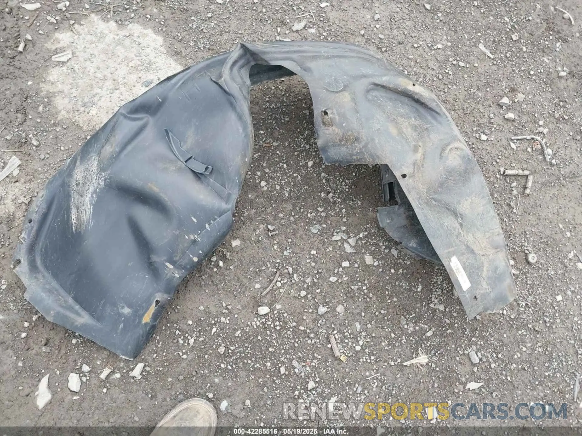 12 Photograph of a damaged car 1C4PJMDXXKD451183 JEEP CHEROKEE 2019