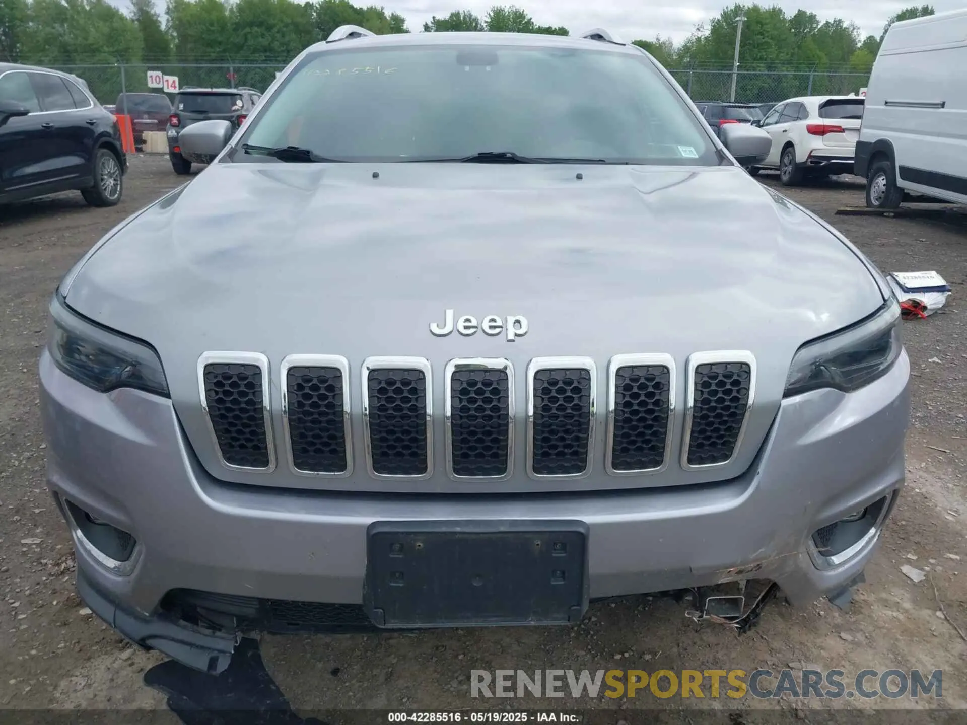 13 Photograph of a damaged car 1C4PJMDXXKD451183 JEEP CHEROKEE 2019