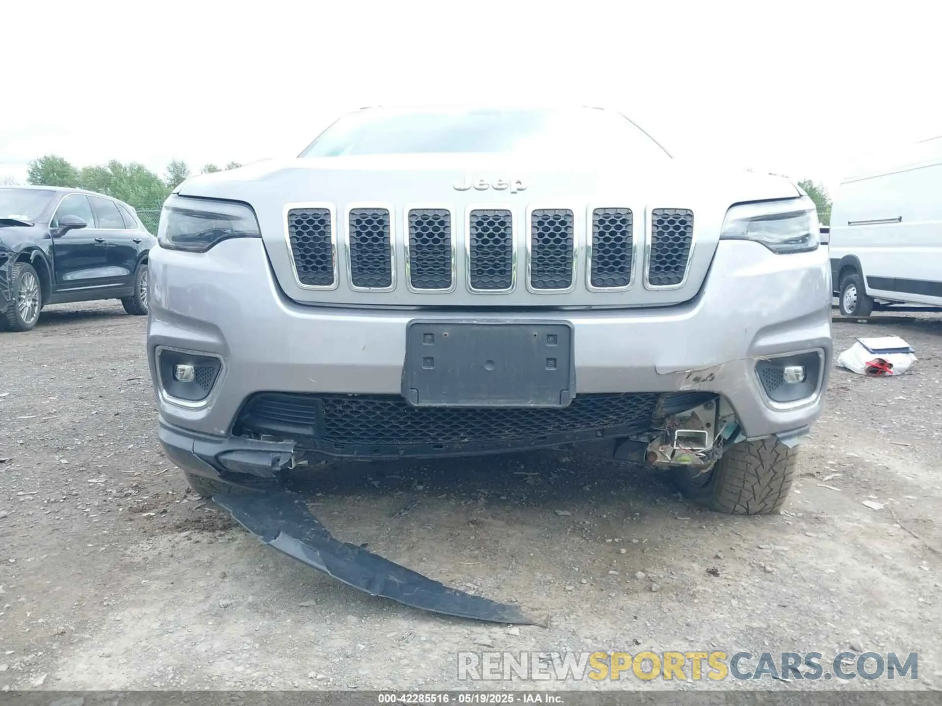 6 Photograph of a damaged car 1C4PJMDXXKD451183 JEEP CHEROKEE 2019