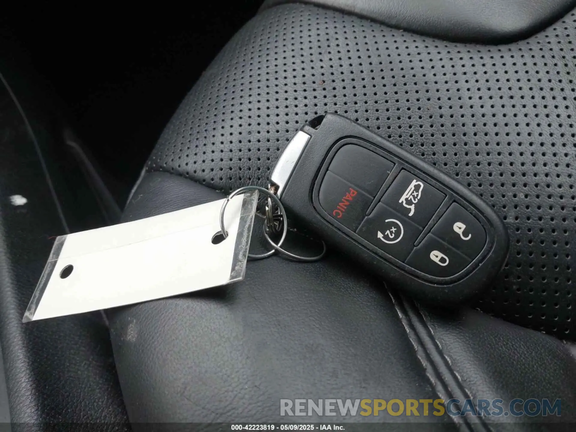 11 Photograph of a damaged car 1C4PJMJN2KD173866 JEEP CHEROKEE 2019