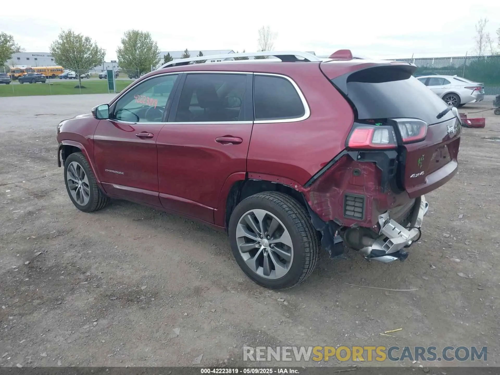 3 Photograph of a damaged car 1C4PJMJN2KD173866 JEEP CHEROKEE 2019