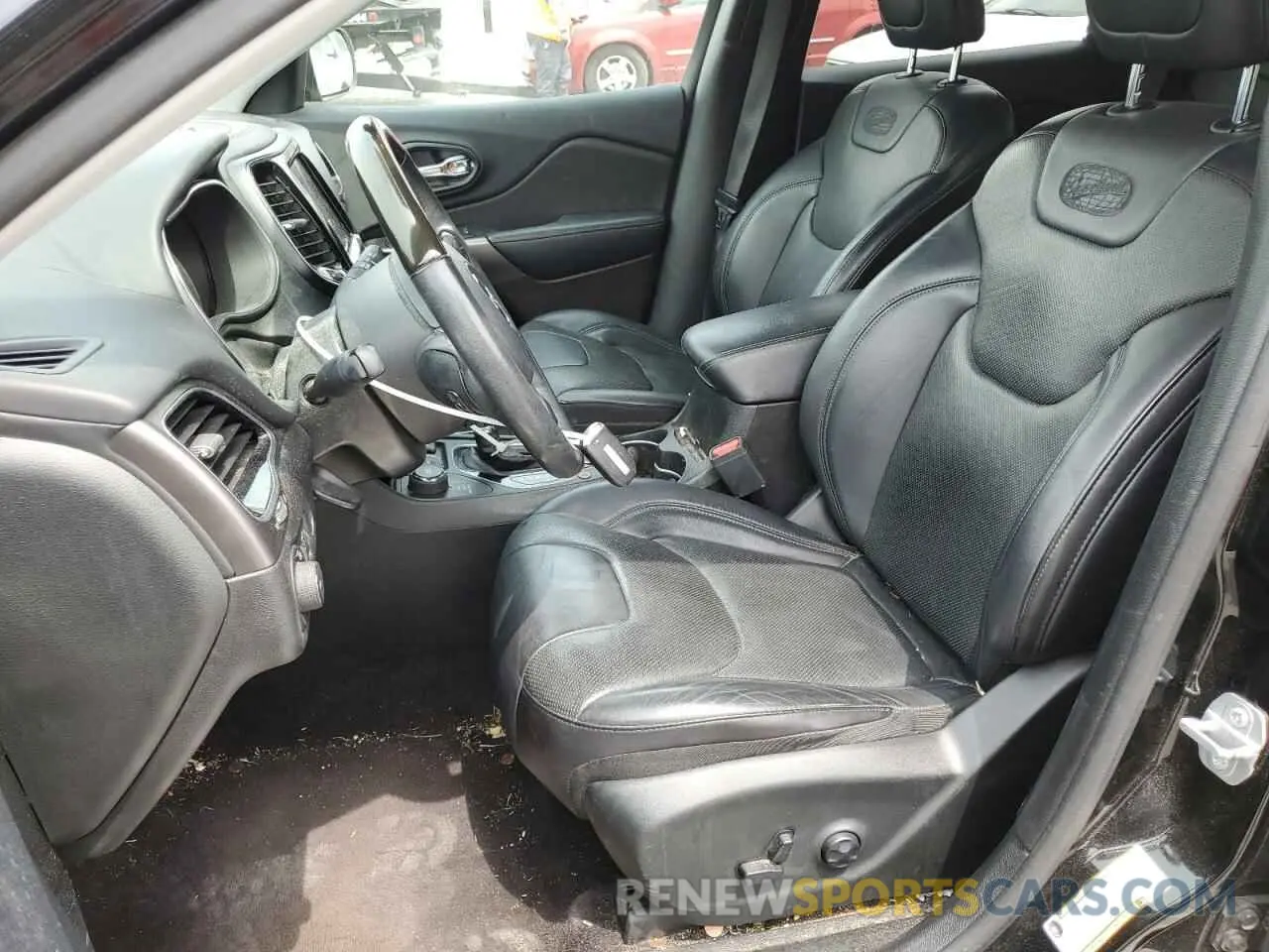 7 Photograph of a damaged car 1C4PJMJNXKD173937 JEEP CHEROKEE 2019