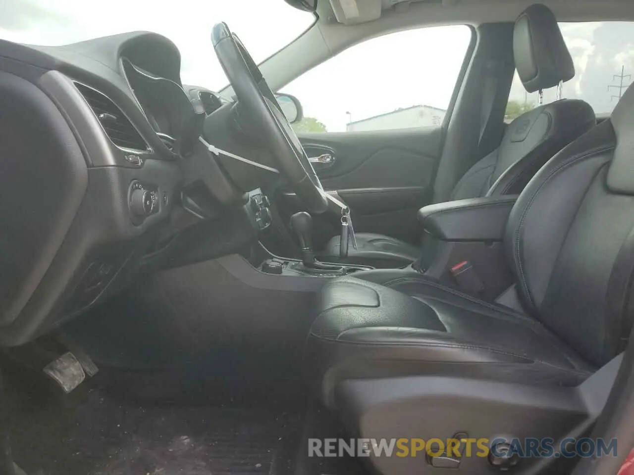 7 Photograph of a damaged car 1C4PJMJX2KD115905 JEEP CHEROKEE 2019