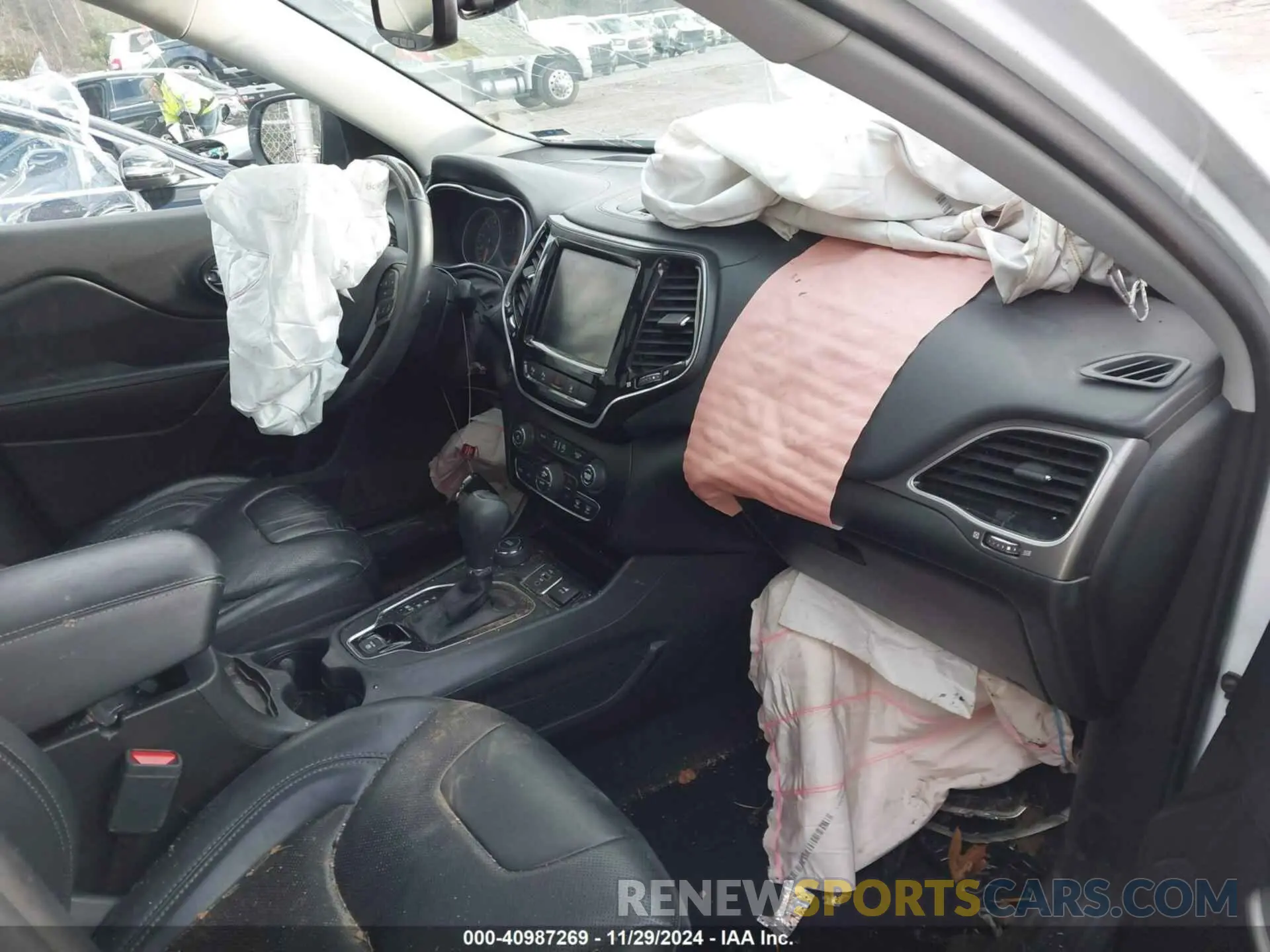 5 Photograph of a damaged car 1C4PJMJX2KD356346 JEEP CHEROKEE 2019