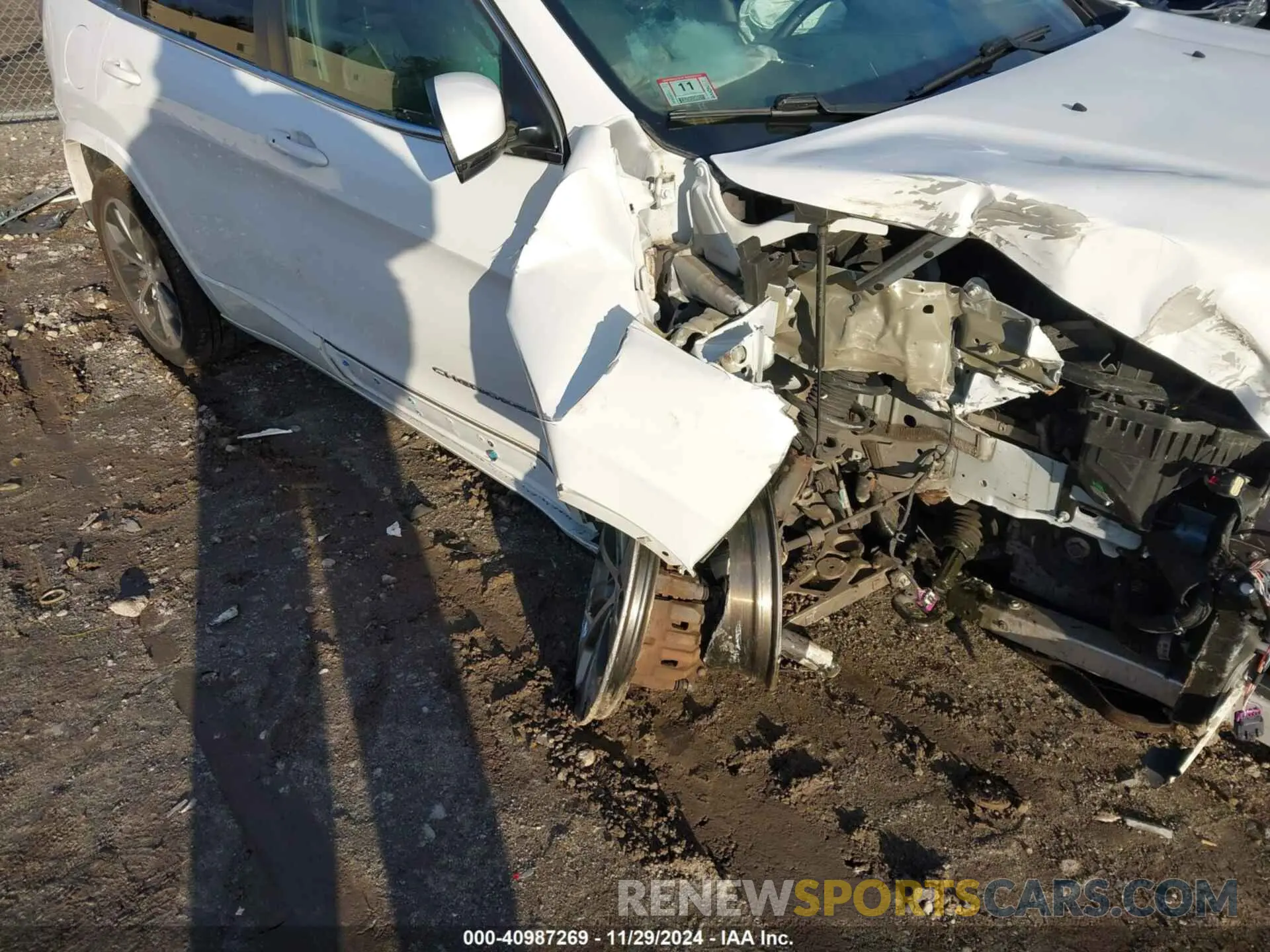 6 Photograph of a damaged car 1C4PJMJX2KD356346 JEEP CHEROKEE 2019