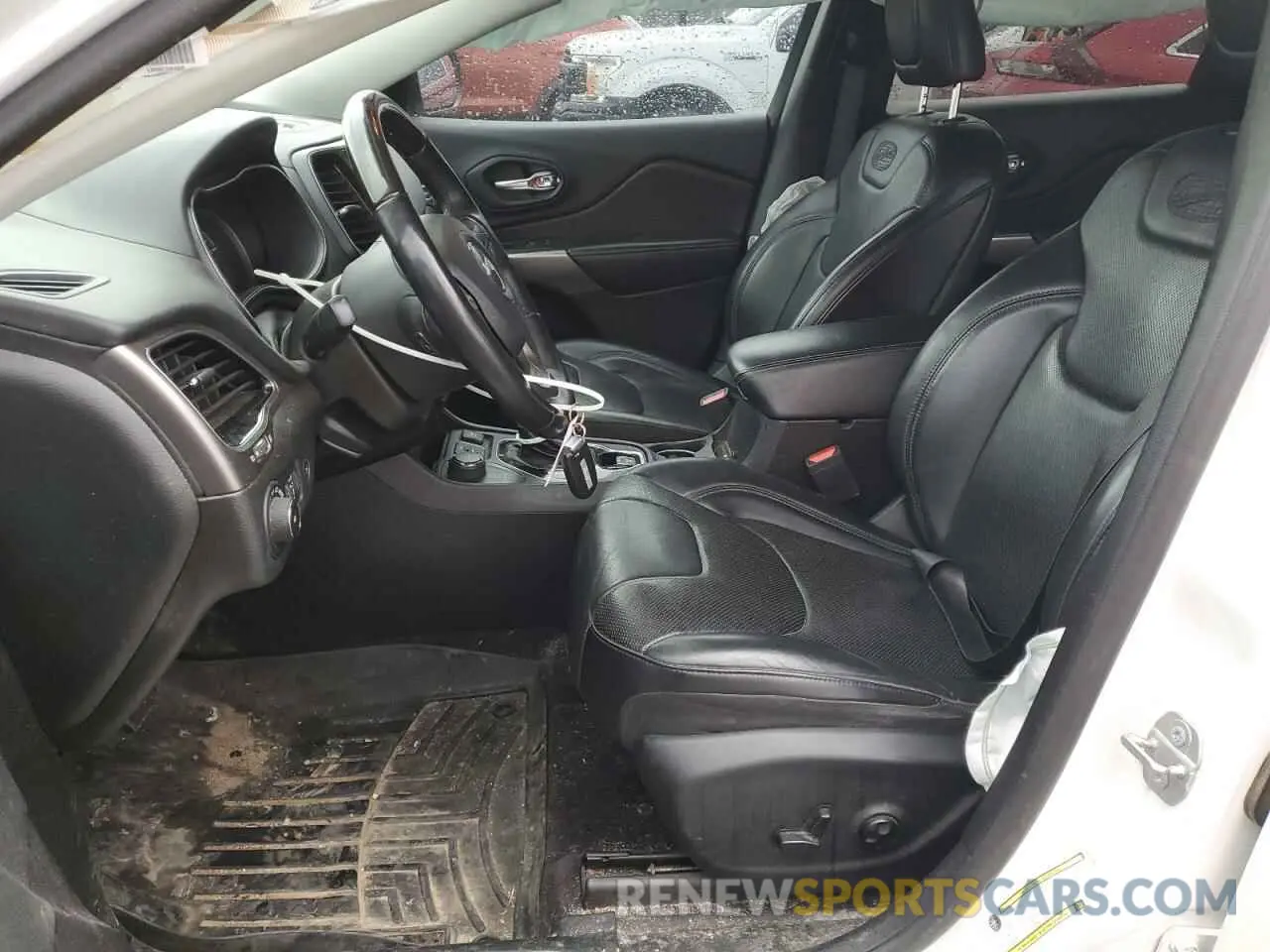7 Photograph of a damaged car 1C4PJMJX7KD160984 JEEP CHEROKEE 2019