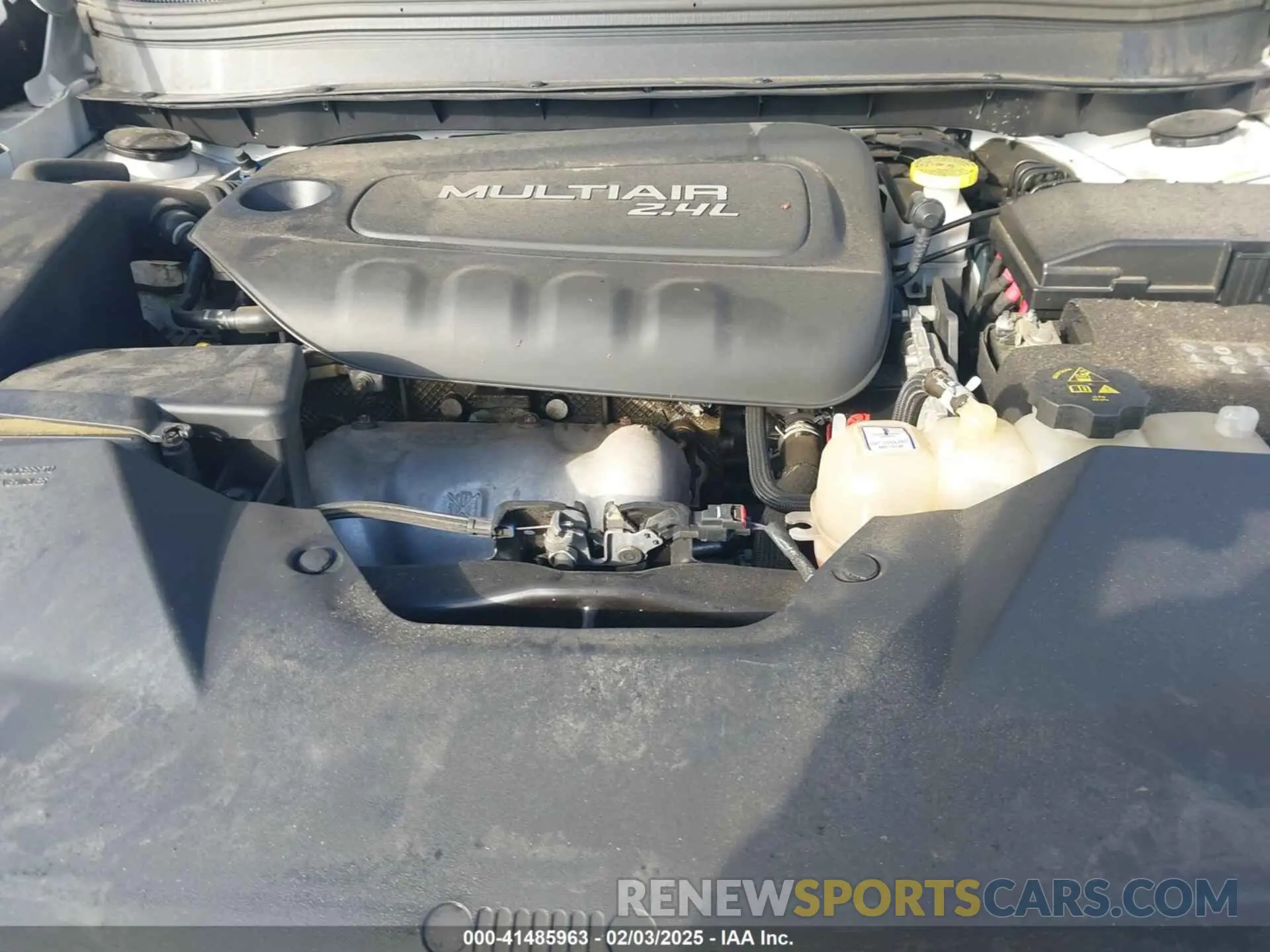 10 Photograph of a damaged car 1C4PJMLB0KD105309 JEEP CHEROKEE 2019