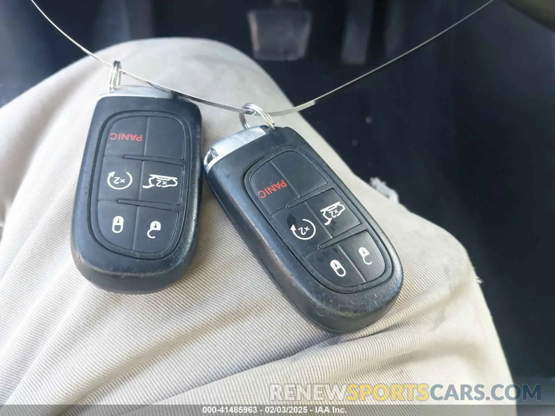 11 Photograph of a damaged car 1C4PJMLB0KD105309 JEEP CHEROKEE 2019