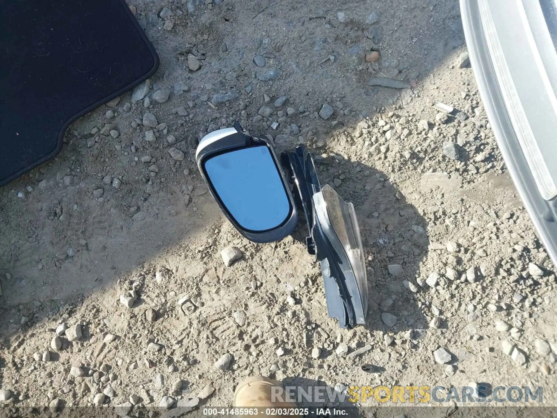 12 Photograph of a damaged car 1C4PJMLB0KD105309 JEEP CHEROKEE 2019