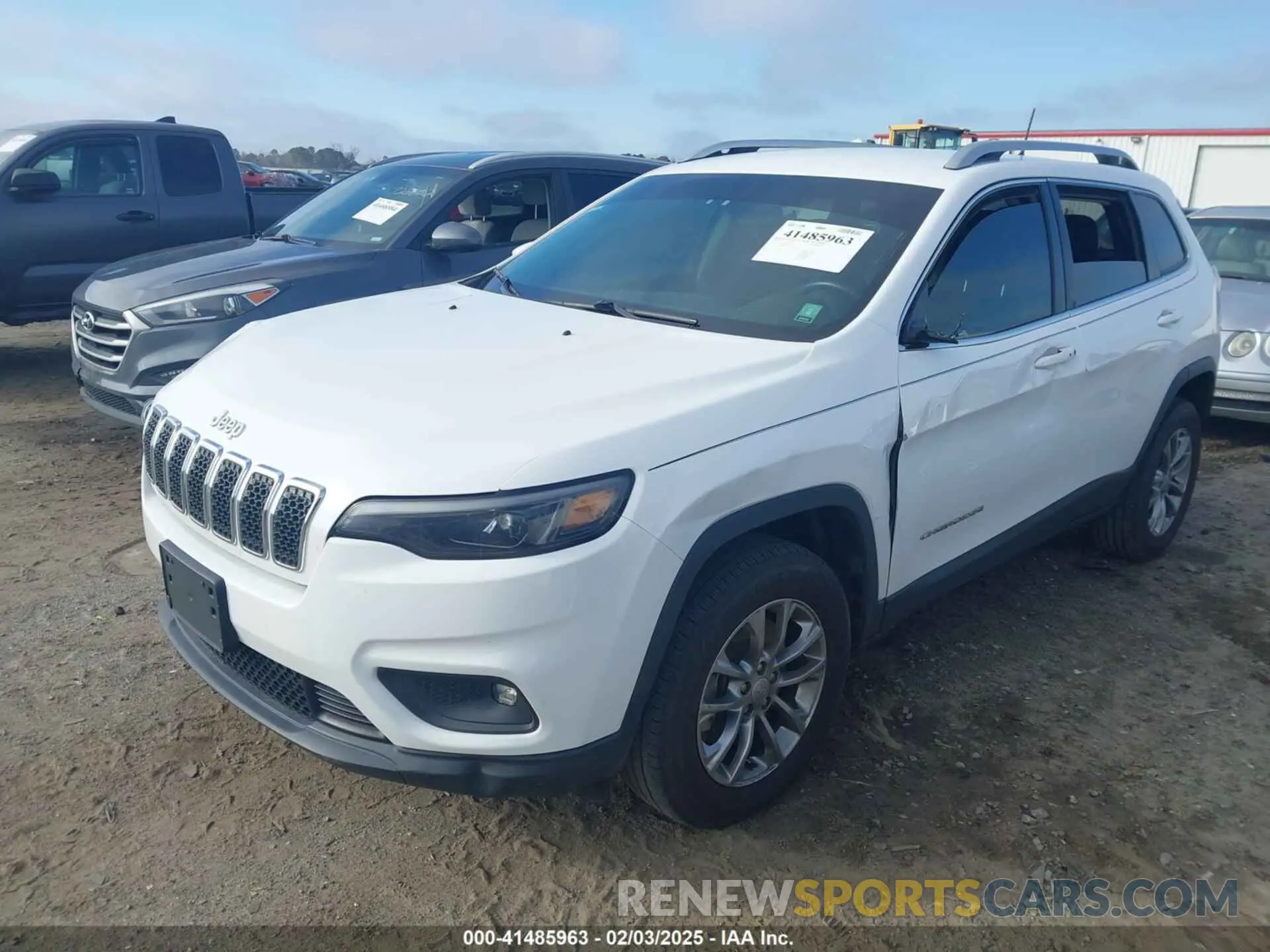 2 Photograph of a damaged car 1C4PJMLB0KD105309 JEEP CHEROKEE 2019