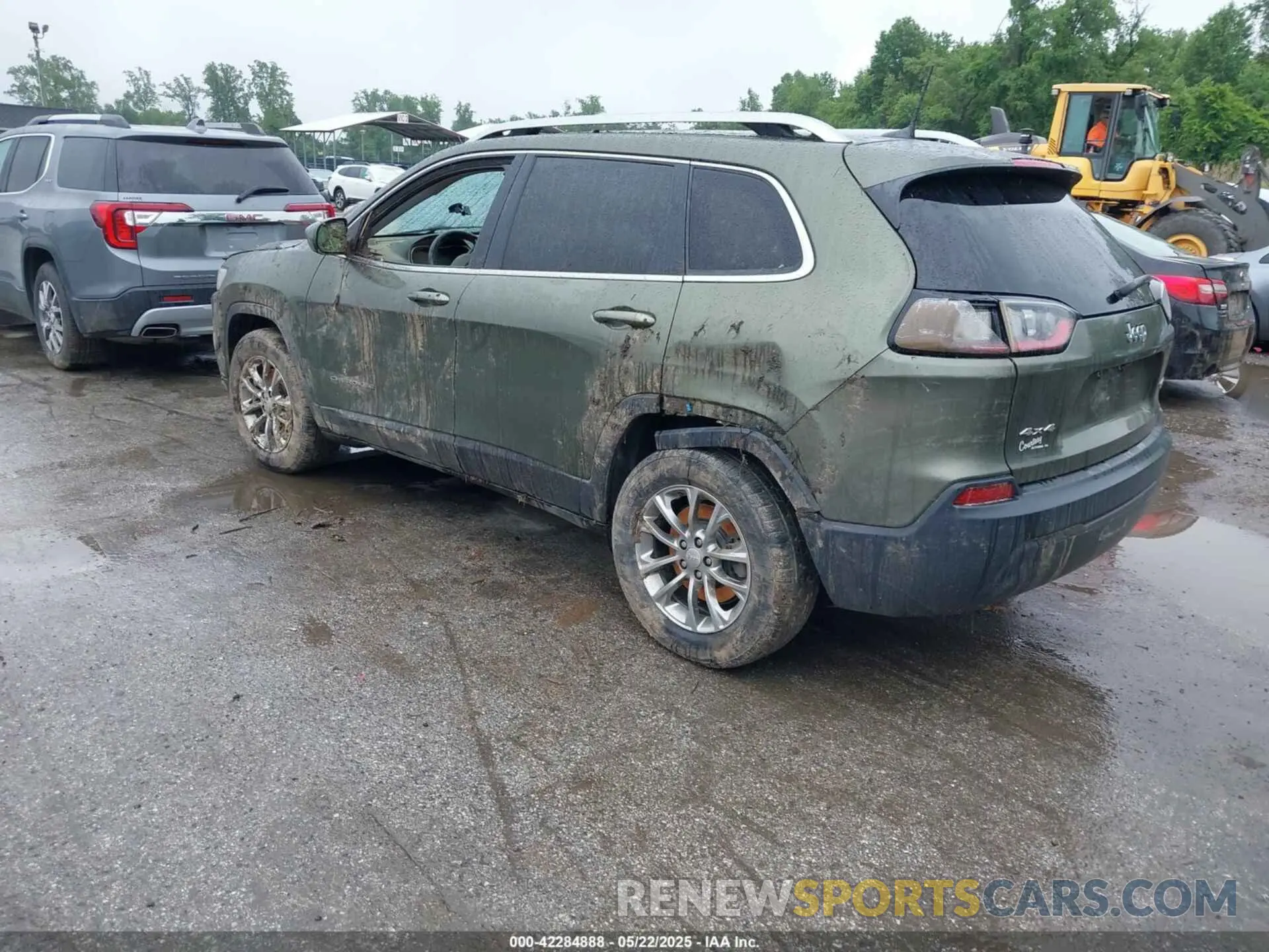 3 Photograph of a damaged car 1C4PJMLB0KD169415 JEEP CHEROKEE 2019