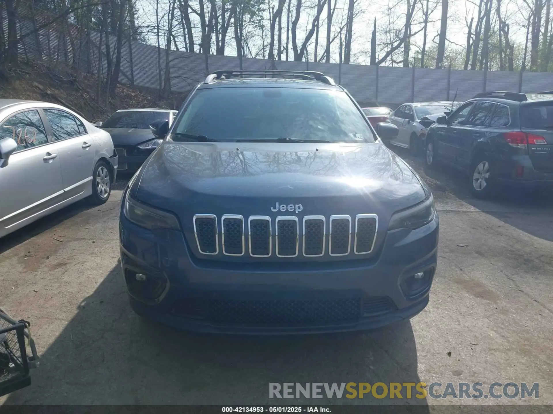 13 Photograph of a damaged car 1C4PJMLB0KD481881 JEEP CHEROKEE 2019
