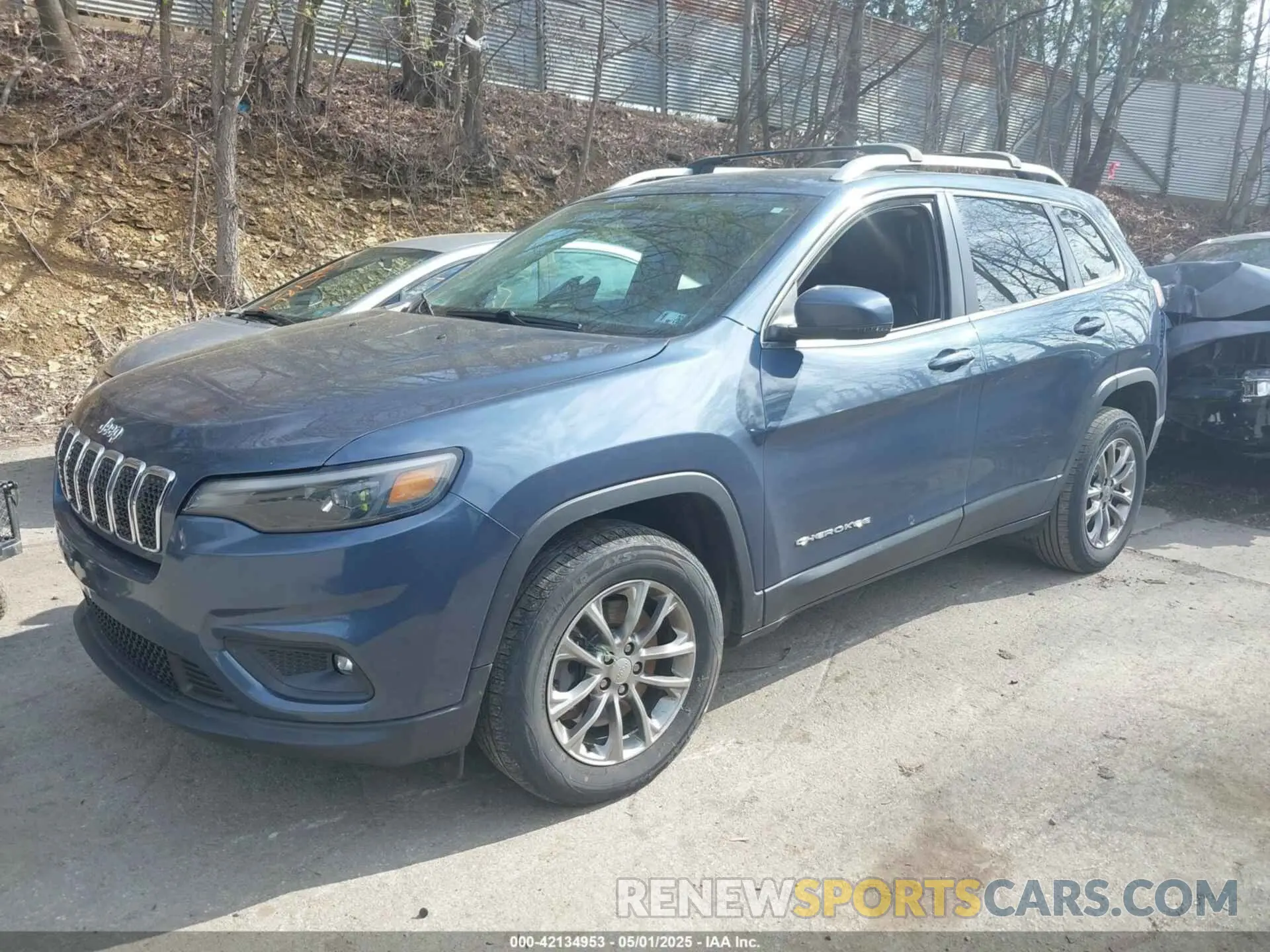 2 Photograph of a damaged car 1C4PJMLB0KD481881 JEEP CHEROKEE 2019