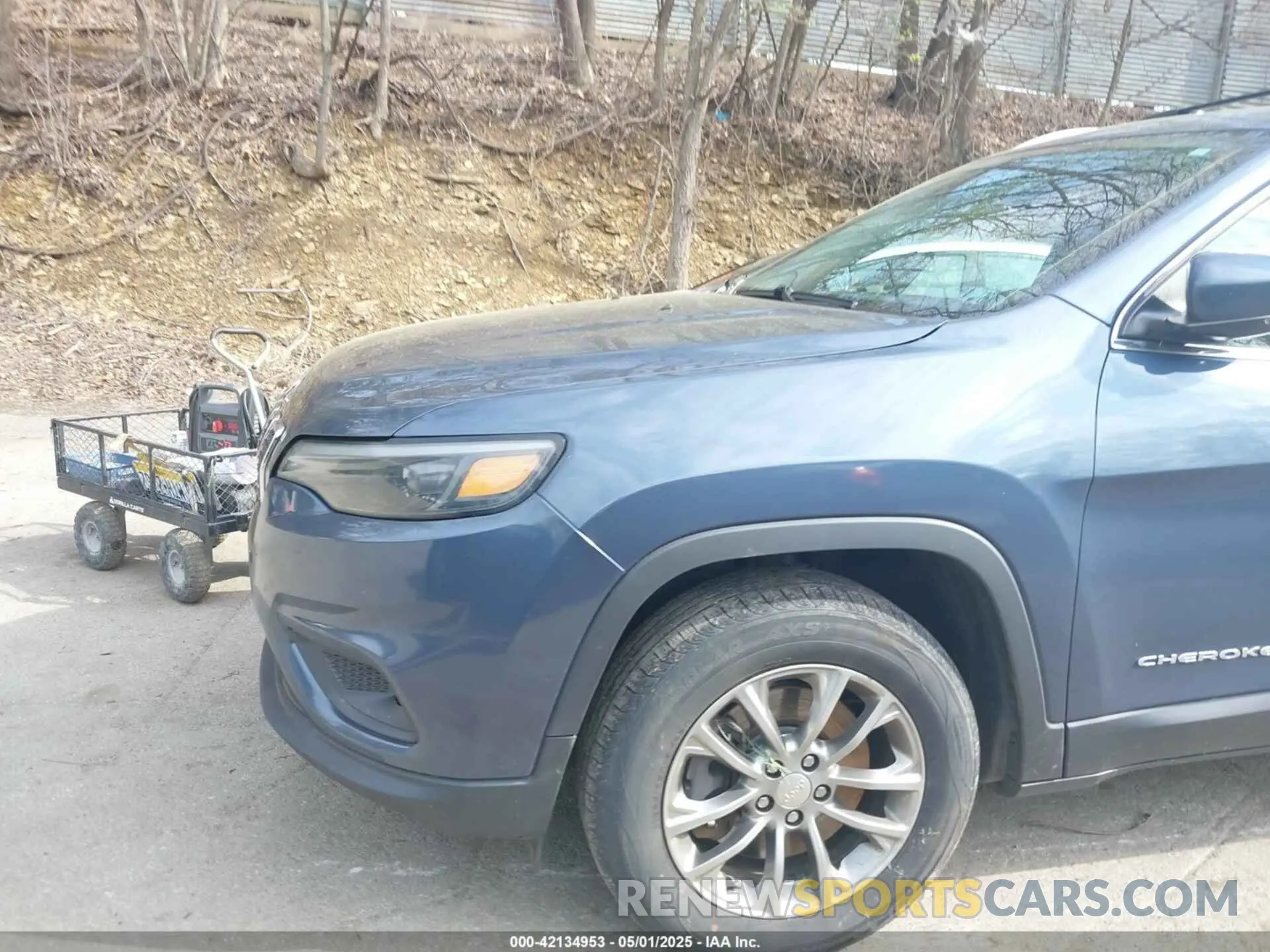 20 Photograph of a damaged car 1C4PJMLB0KD481881 JEEP CHEROKEE 2019