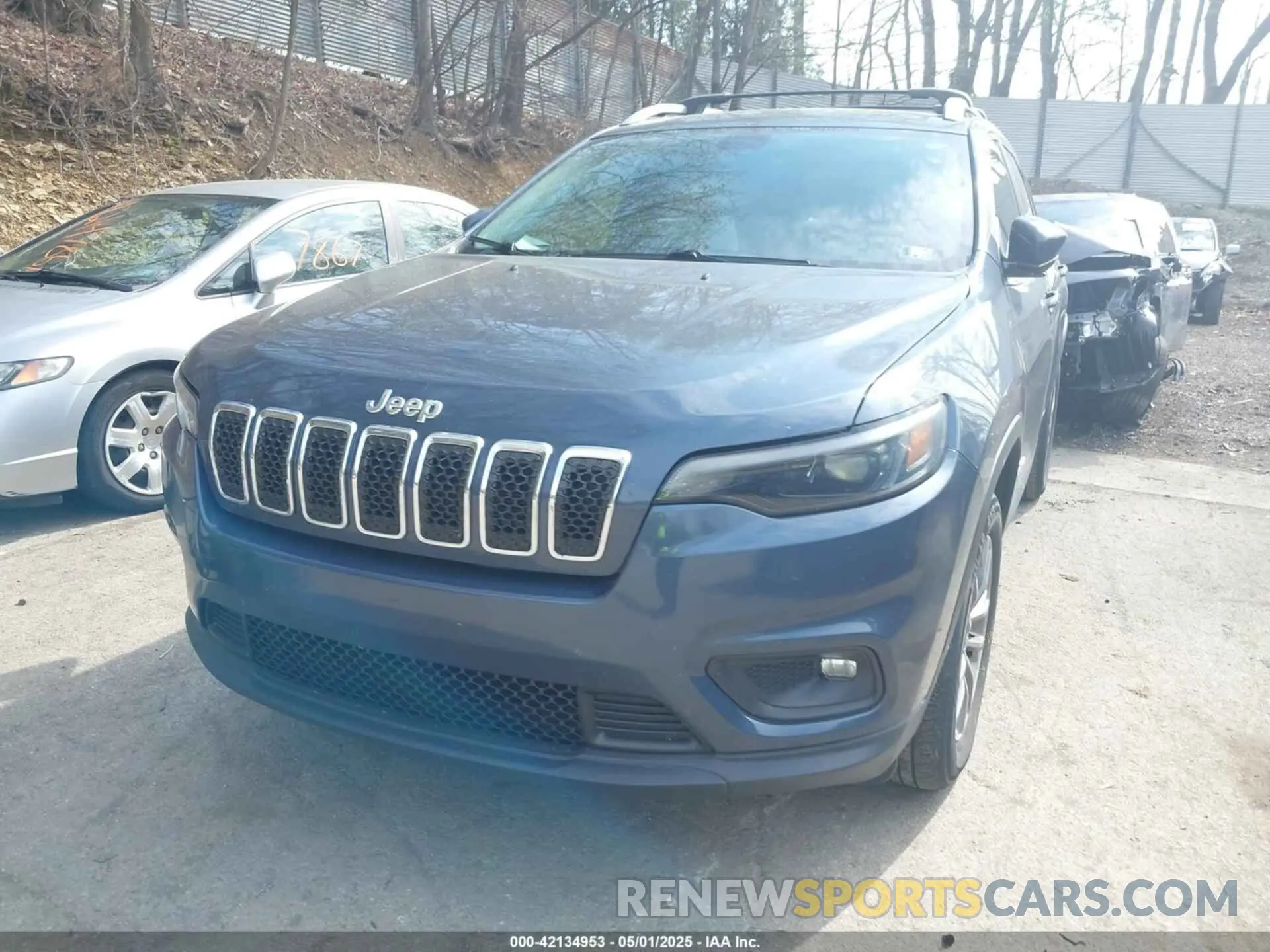 21 Photograph of a damaged car 1C4PJMLB0KD481881 JEEP CHEROKEE 2019