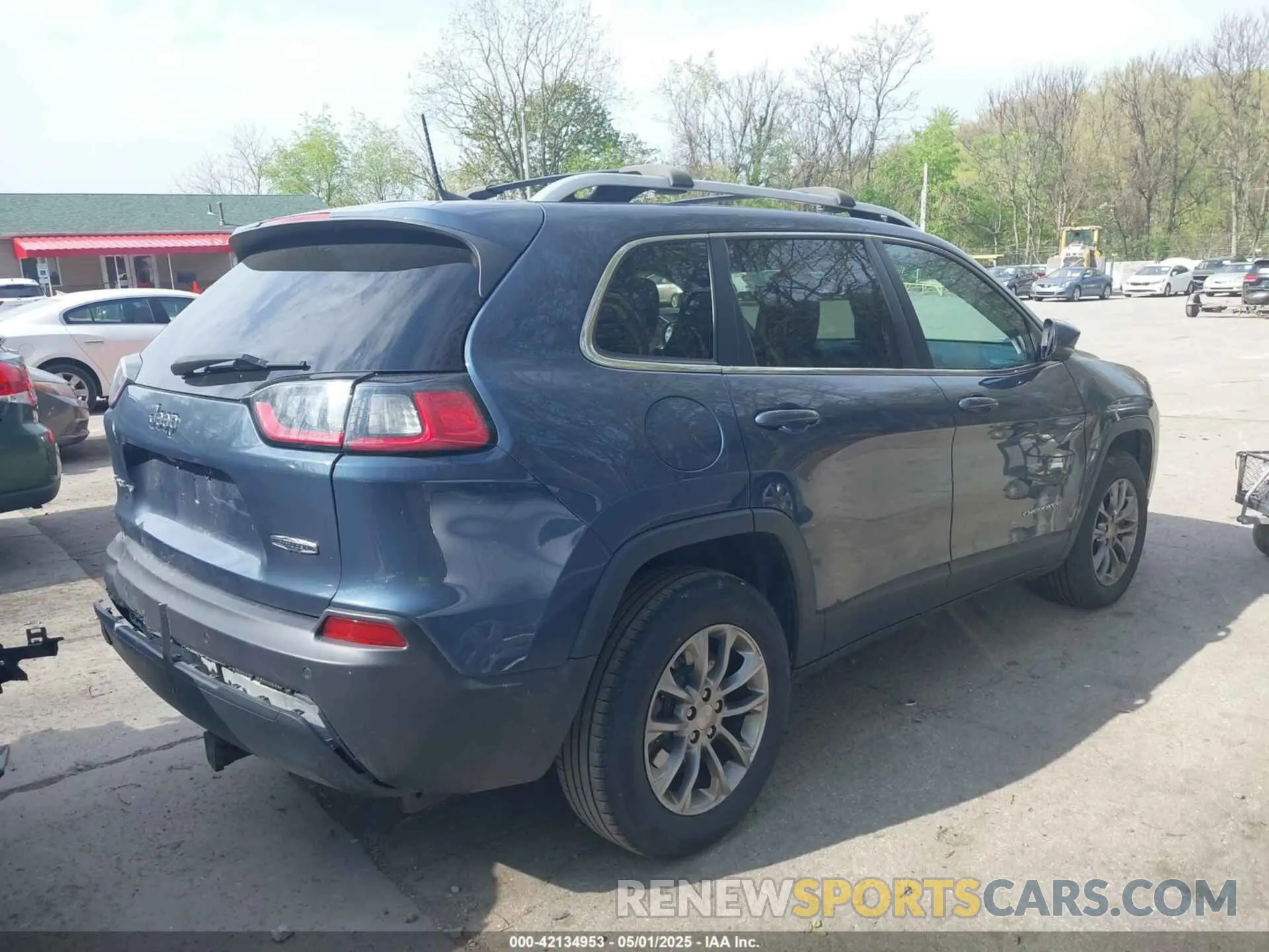 4 Photograph of a damaged car 1C4PJMLB0KD481881 JEEP CHEROKEE 2019