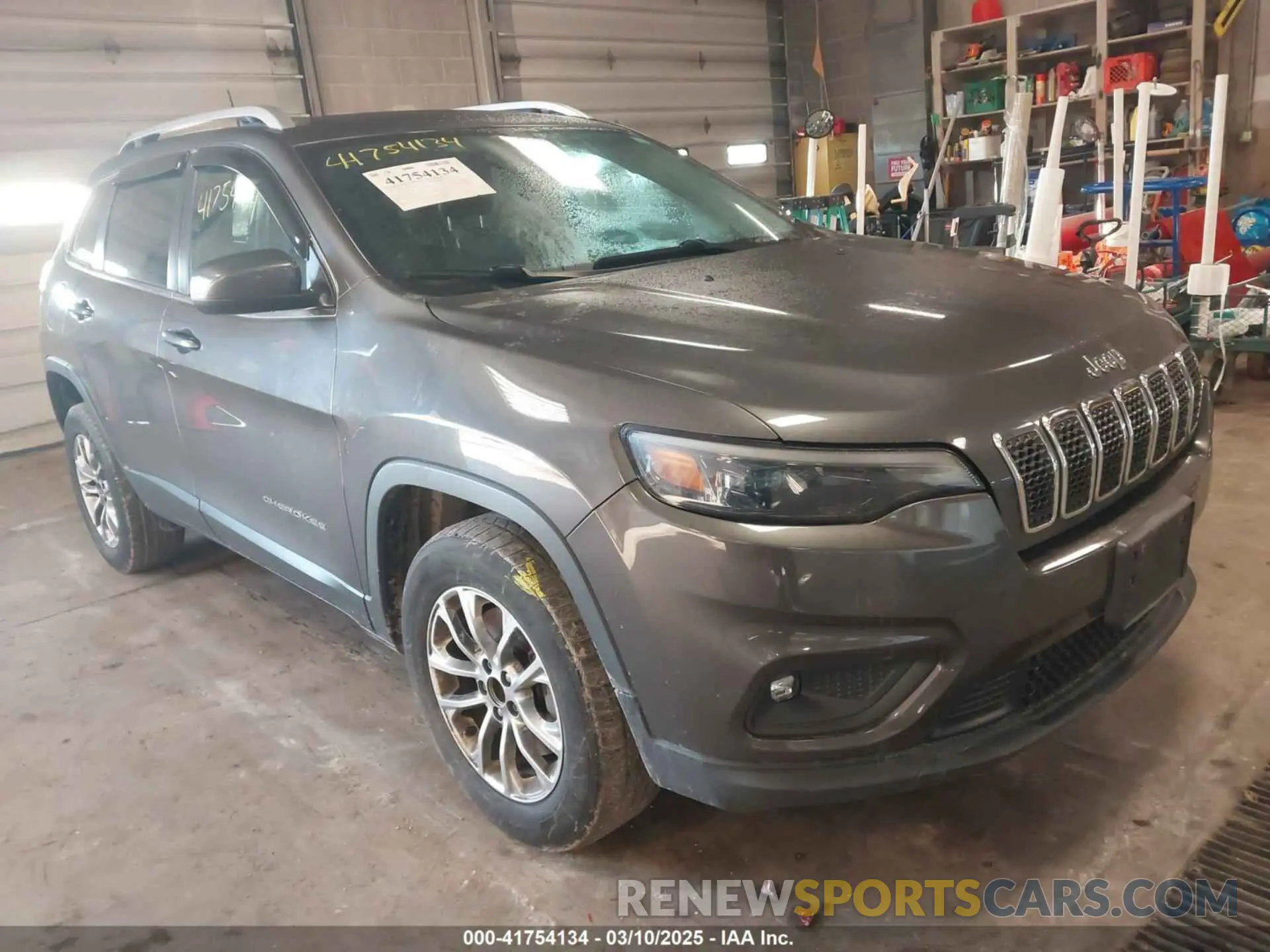 1 Photograph of a damaged car 1C4PJMLB1KD139940 JEEP CHEROKEE 2019