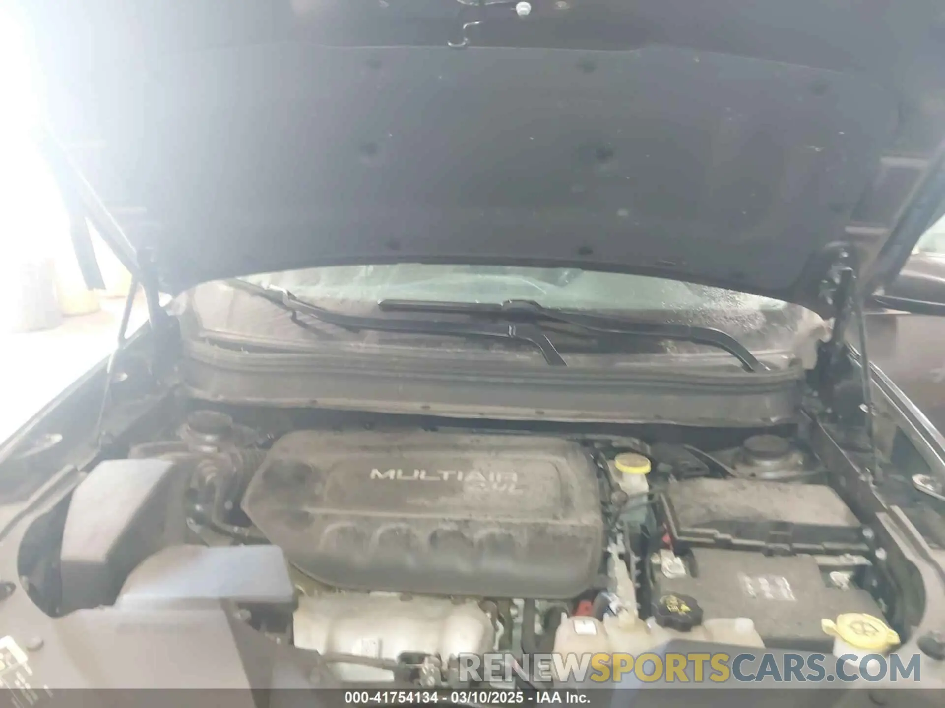 10 Photograph of a damaged car 1C4PJMLB1KD139940 JEEP CHEROKEE 2019