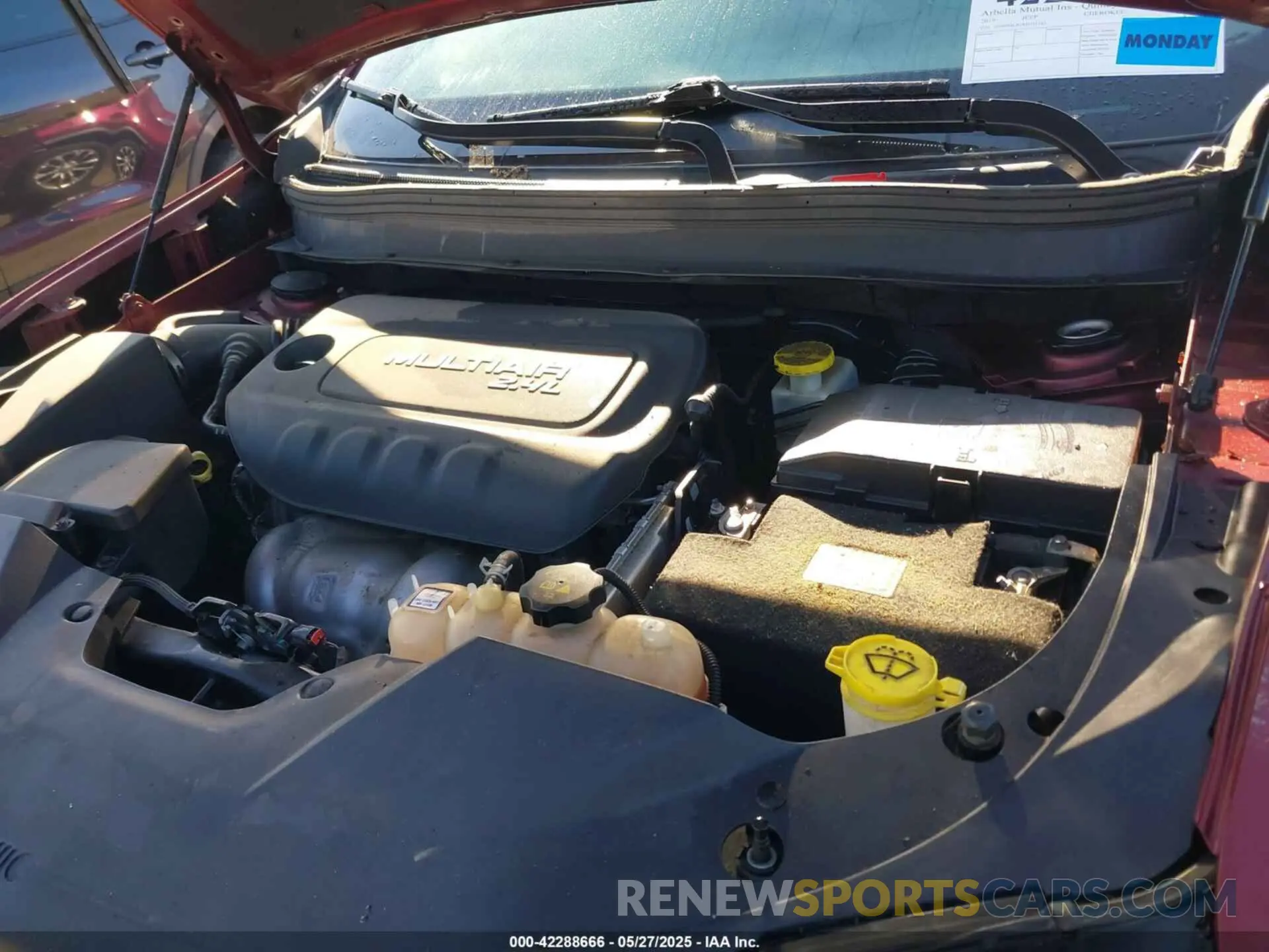 10 Photograph of a damaged car 1C4PJMLB1KD191245 JEEP CHEROKEE 2019