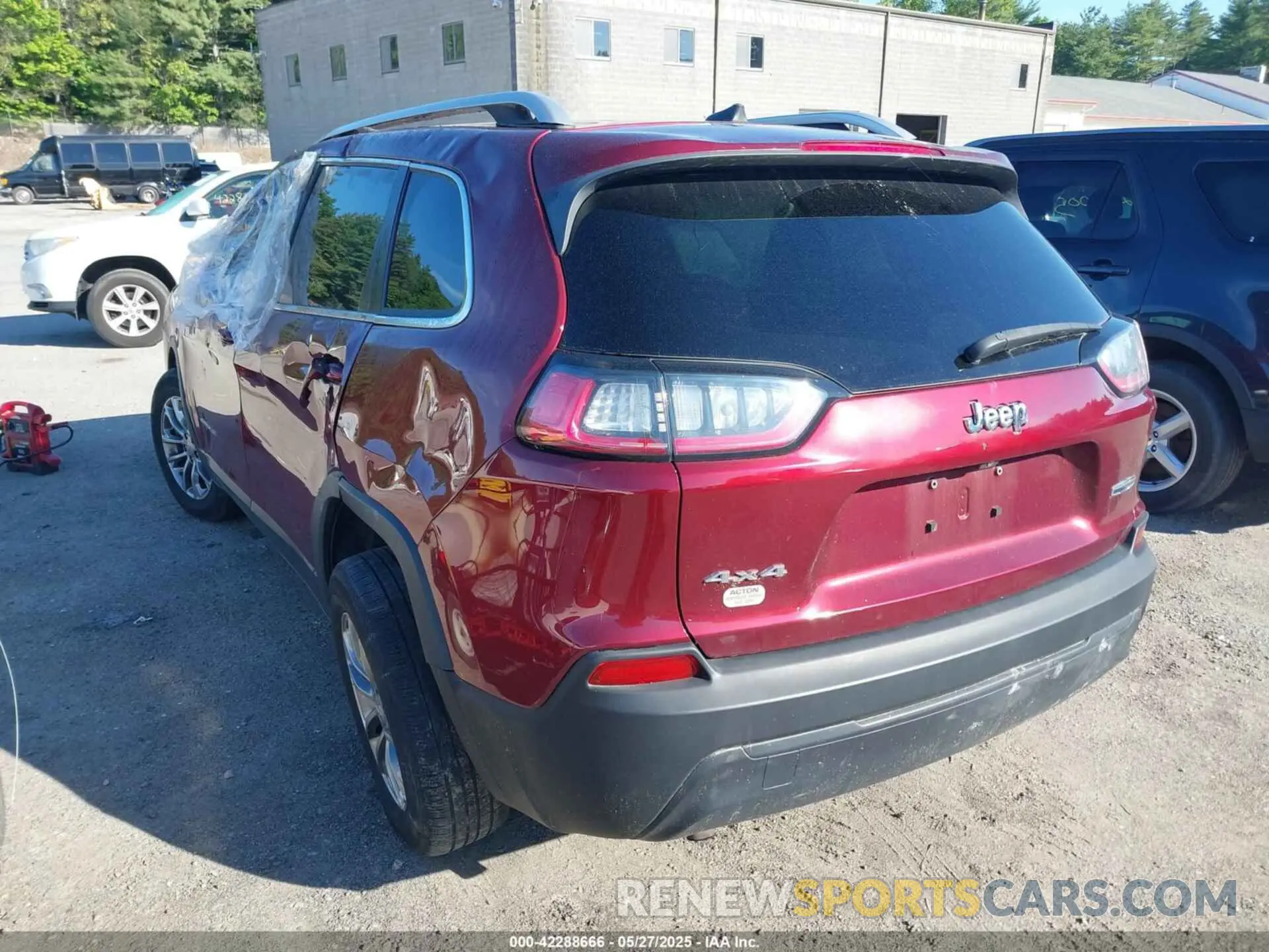 3 Photograph of a damaged car 1C4PJMLB1KD191245 JEEP CHEROKEE 2019