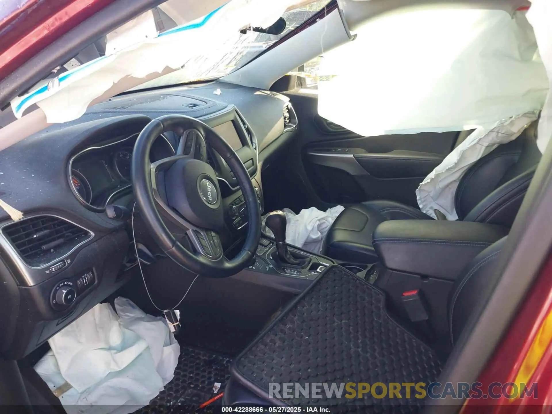 5 Photograph of a damaged car 1C4PJMLB1KD191245 JEEP CHEROKEE 2019