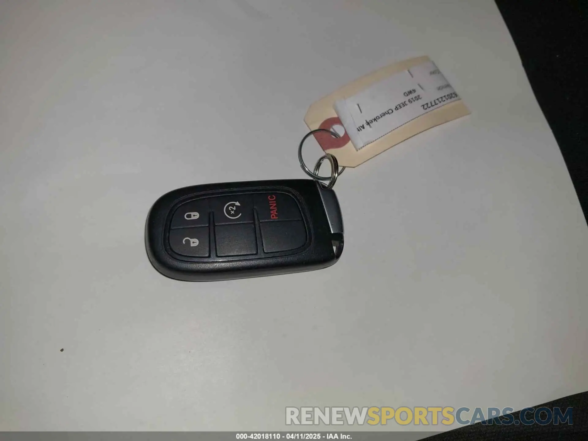 11 Photograph of a damaged car 1C4PJMLB1KD254697 JEEP CHEROKEE 2019