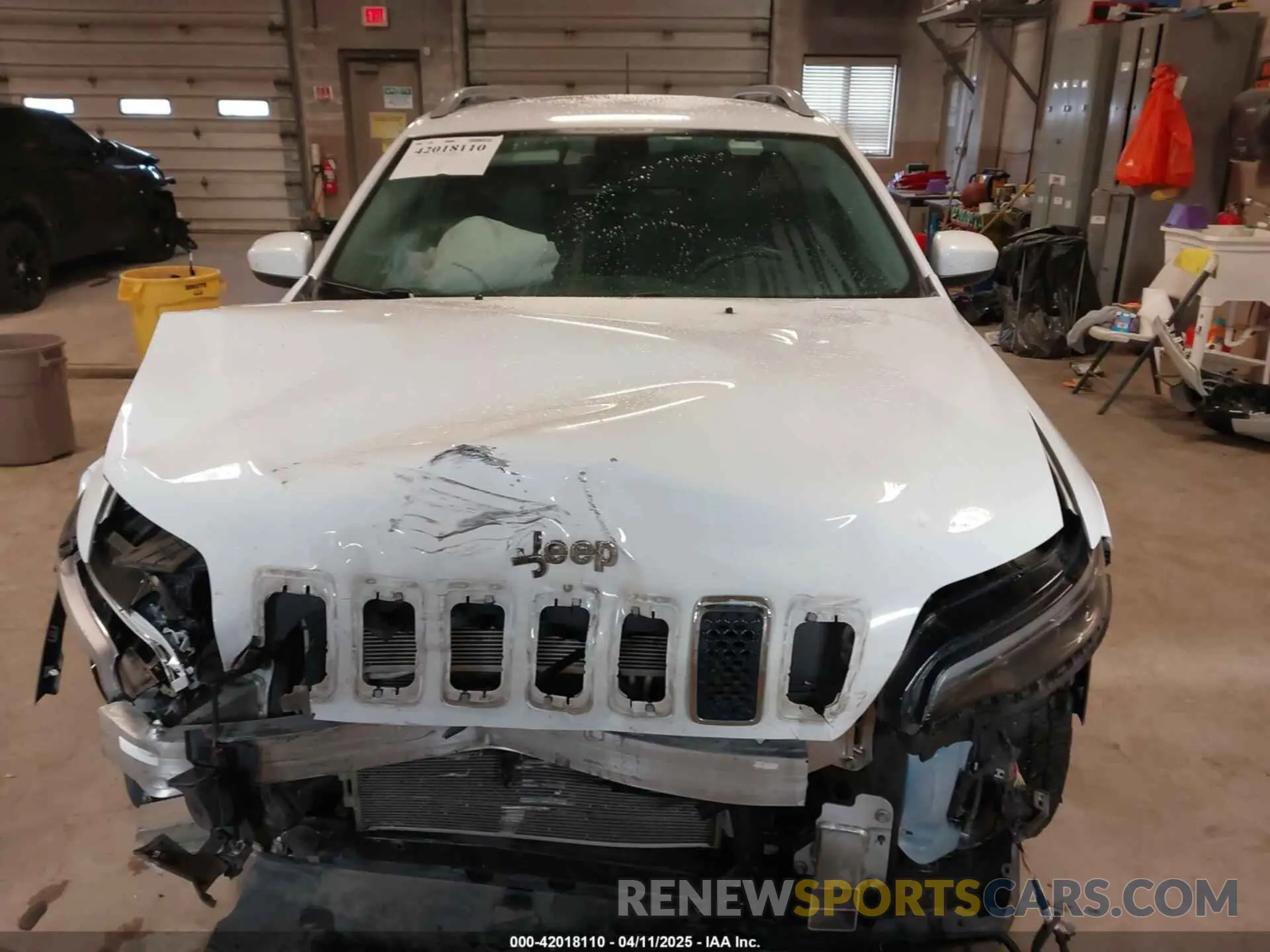 12 Photograph of a damaged car 1C4PJMLB1KD254697 JEEP CHEROKEE 2019