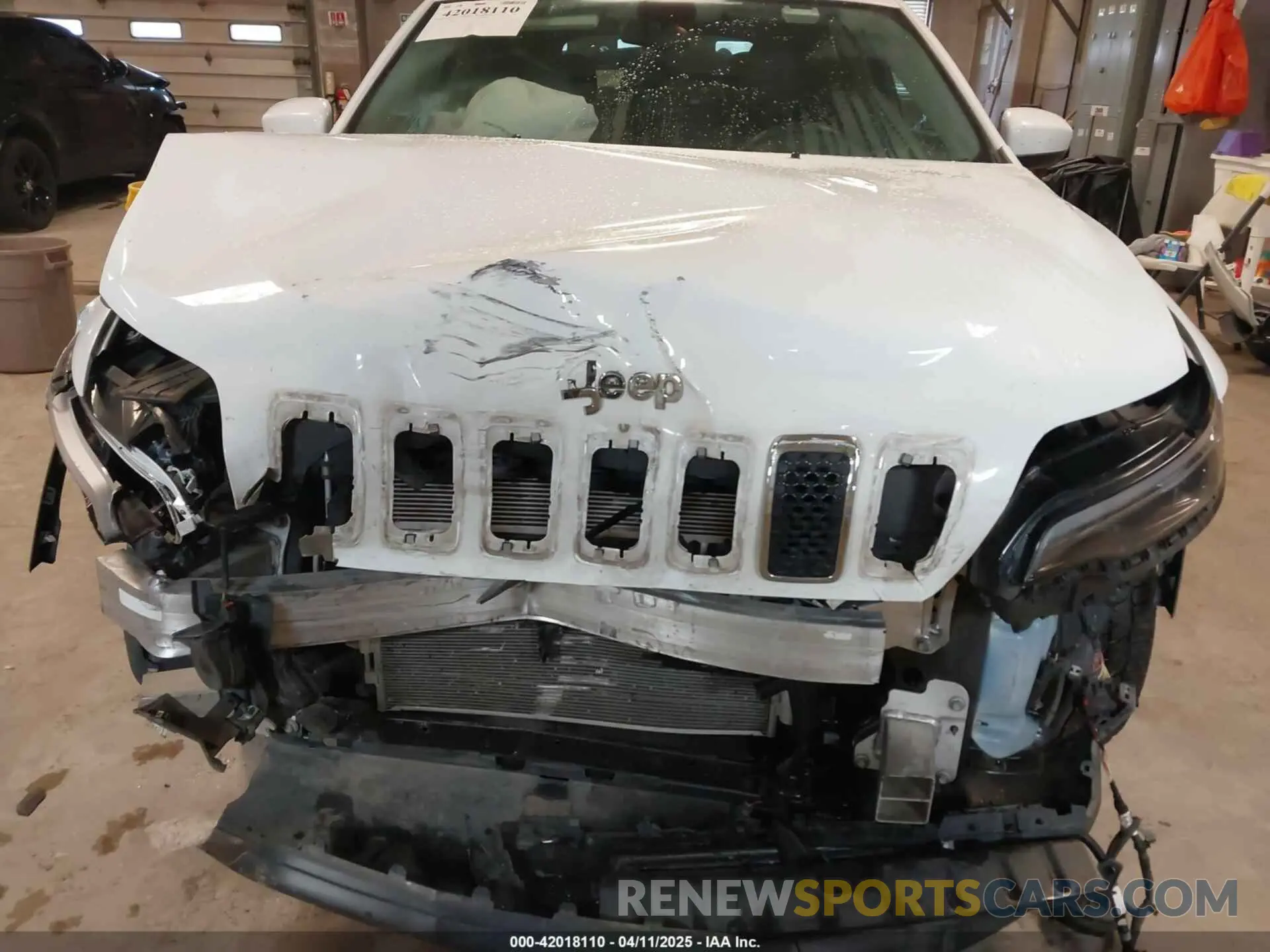 6 Photograph of a damaged car 1C4PJMLB1KD254697 JEEP CHEROKEE 2019