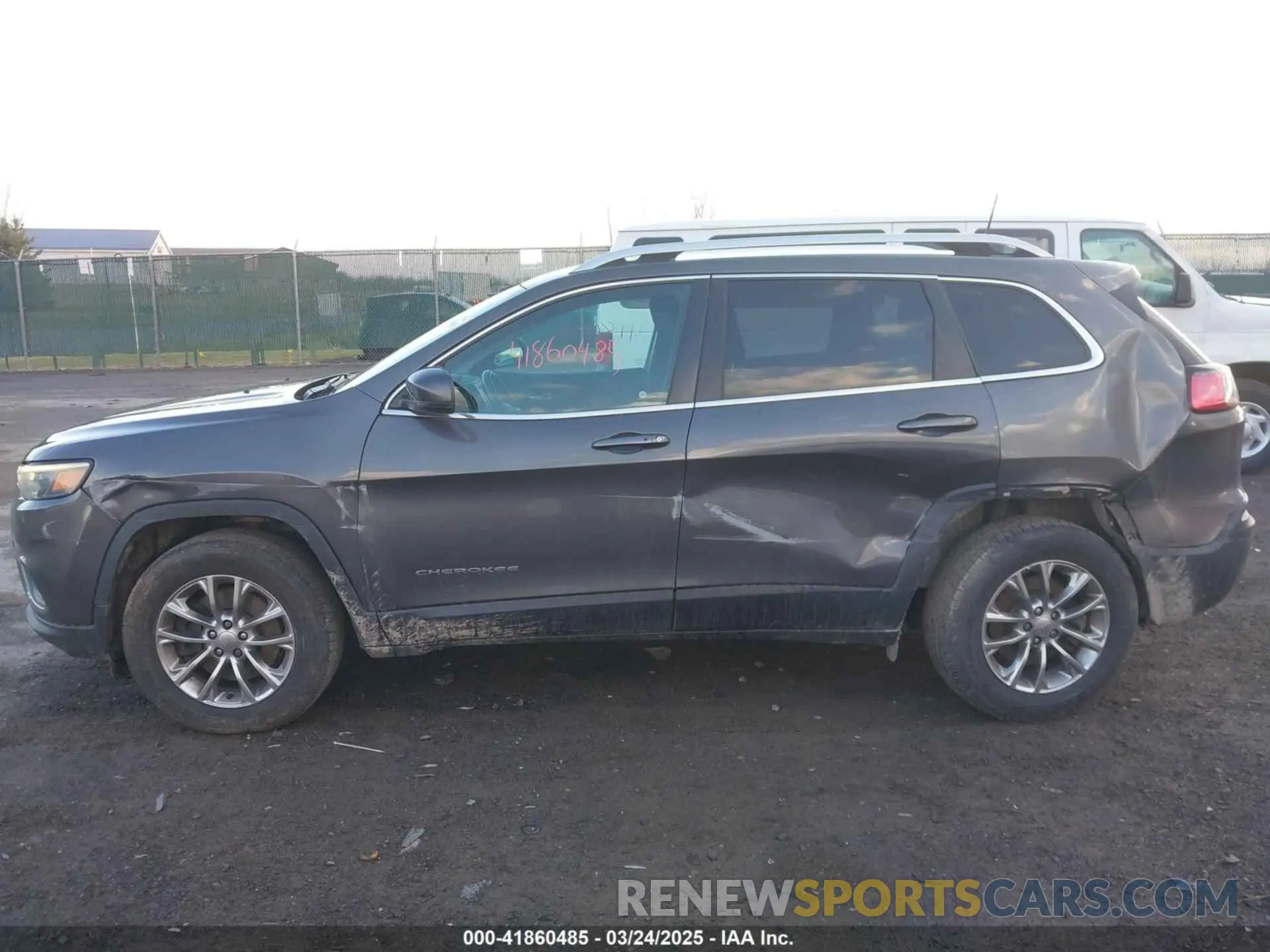 14 Photograph of a damaged car 1C4PJMLB1KD311884 JEEP CHEROKEE 2019