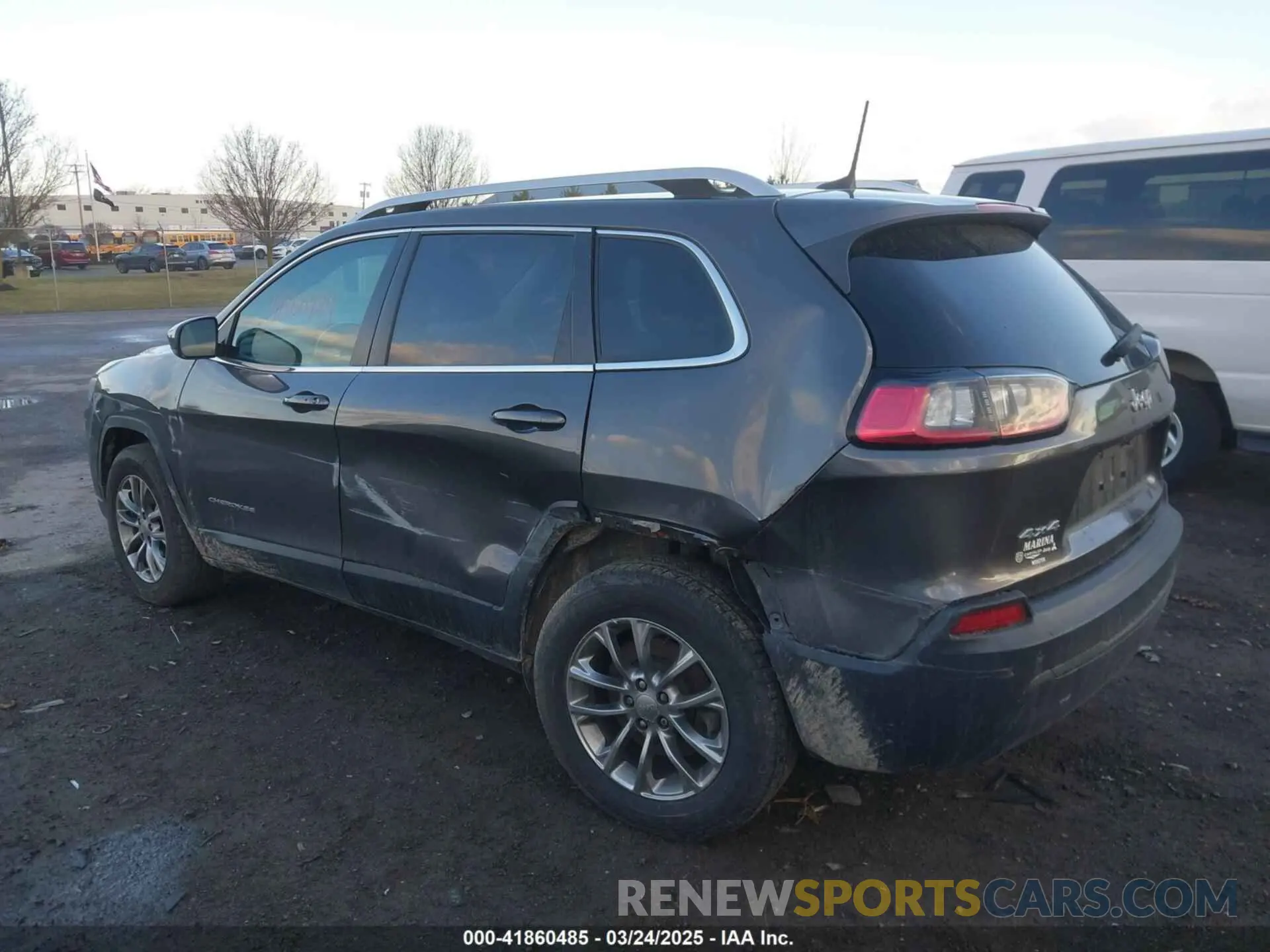 3 Photograph of a damaged car 1C4PJMLB1KD311884 JEEP CHEROKEE 2019
