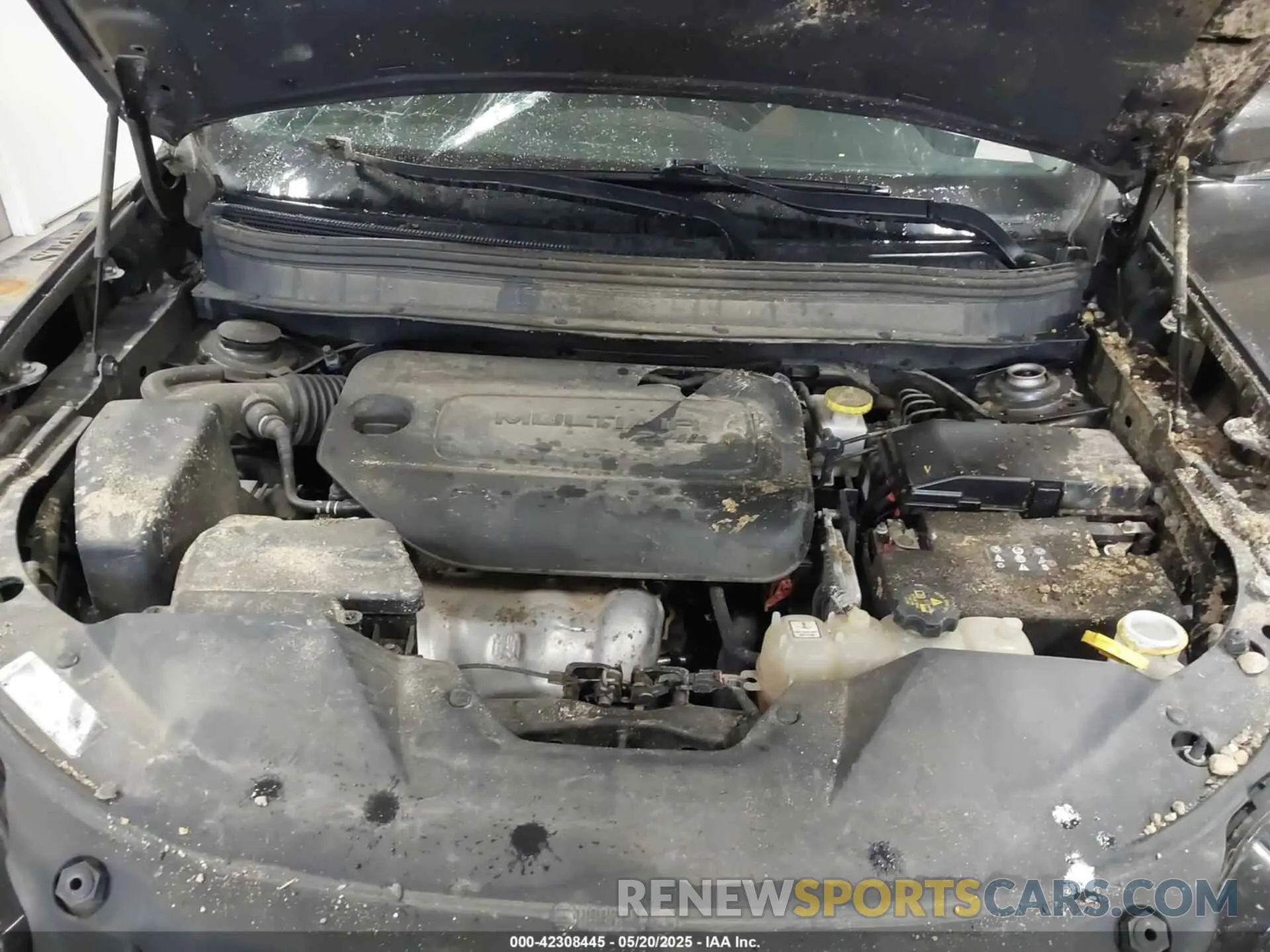 10 Photograph of a damaged car 1C4PJMLB1KD371812 JEEP CHEROKEE 2019