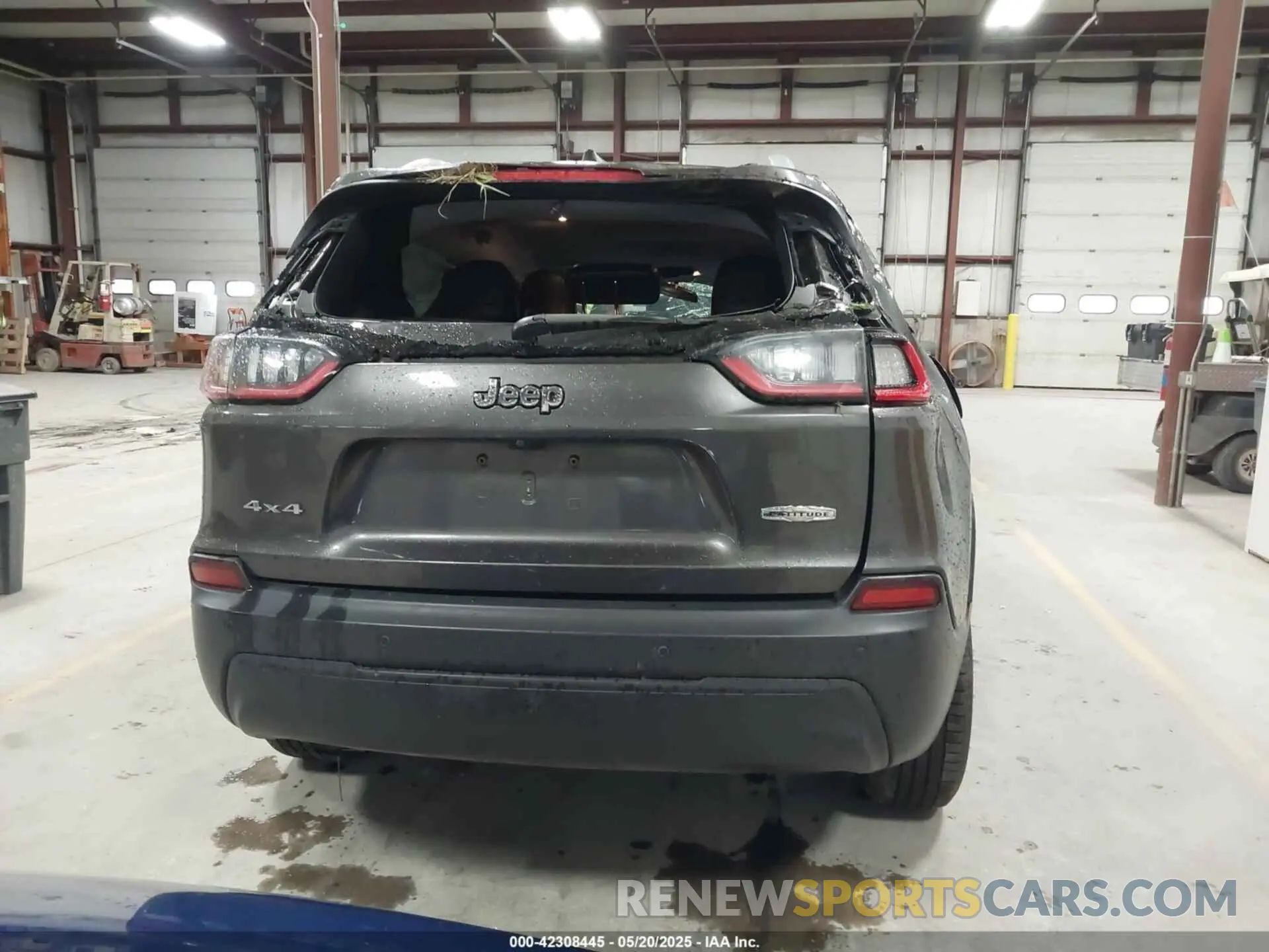 17 Photograph of a damaged car 1C4PJMLB1KD371812 JEEP CHEROKEE 2019