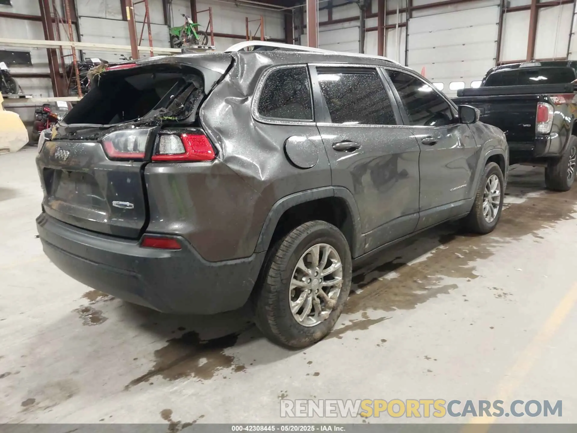 4 Photograph of a damaged car 1C4PJMLB1KD371812 JEEP CHEROKEE 2019