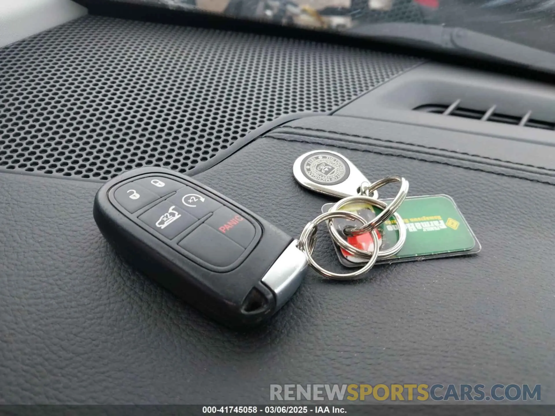 11 Photograph of a damaged car 1C4PJMLB2KD101505 JEEP CHEROKEE 2019