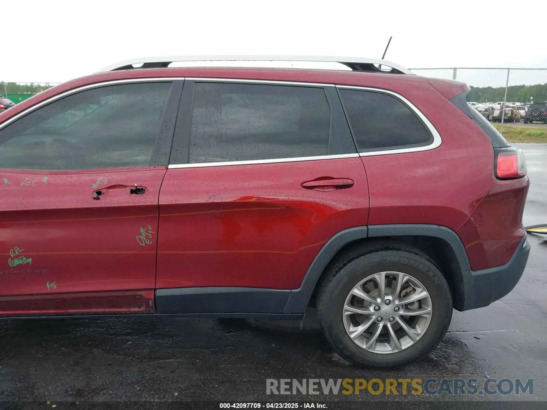 19 Photograph of a damaged car 1C4PJMLB2KD104856 JEEP CHEROKEE 2019