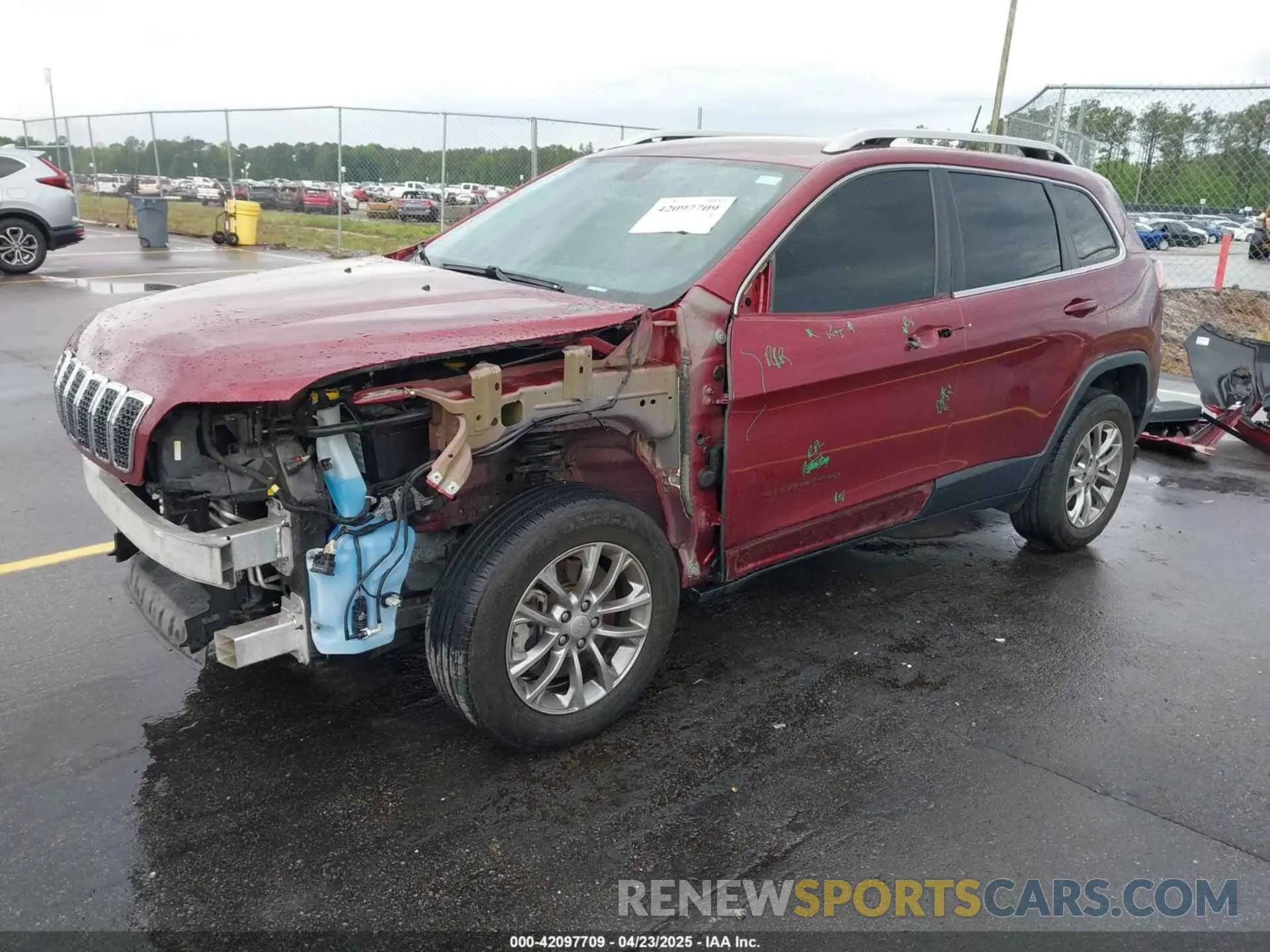 2 Photograph of a damaged car 1C4PJMLB2KD104856 JEEP CHEROKEE 2019