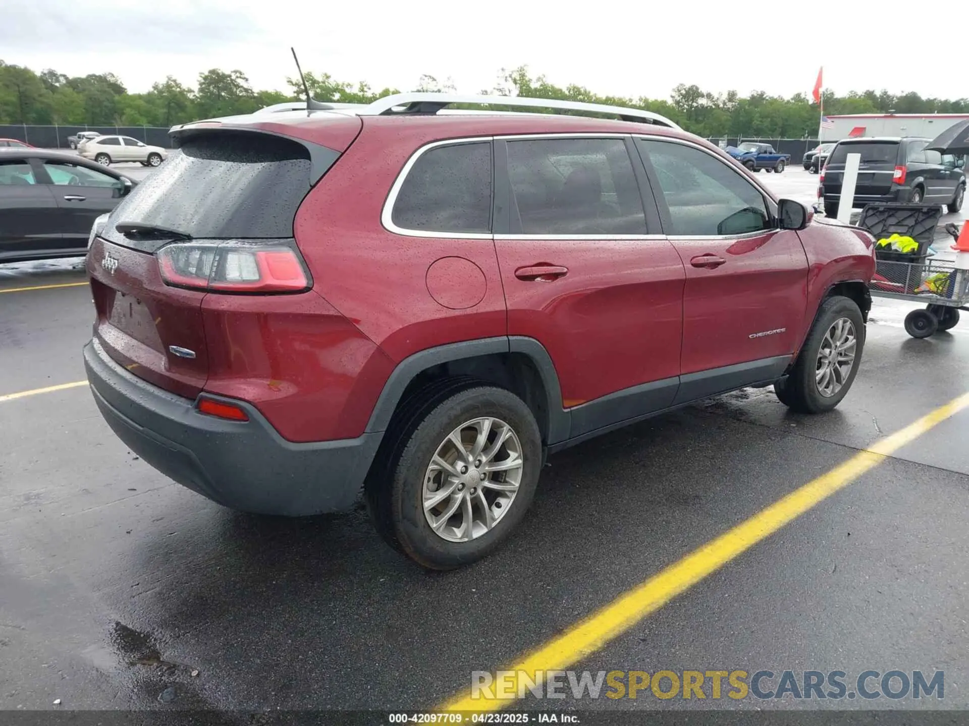 4 Photograph of a damaged car 1C4PJMLB2KD104856 JEEP CHEROKEE 2019