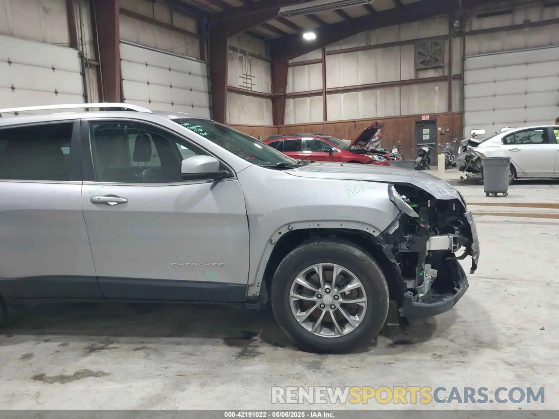 6 Photograph of a damaged car 1C4PJMLB2KD289149 JEEP CHEROKEE 2019