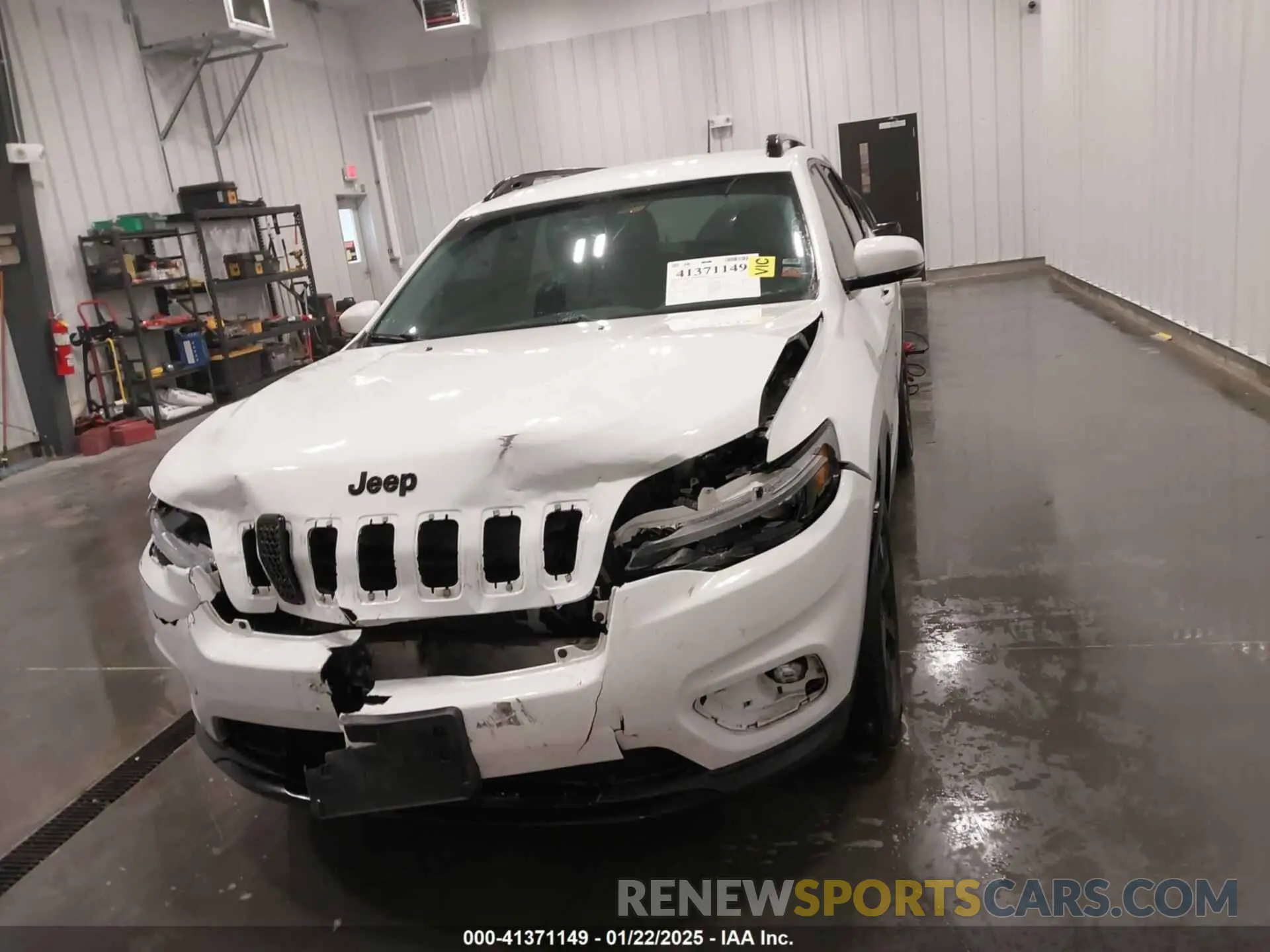 12 Photograph of a damaged car 1C4PJMLB2KD294626 JEEP CHEROKEE 2019