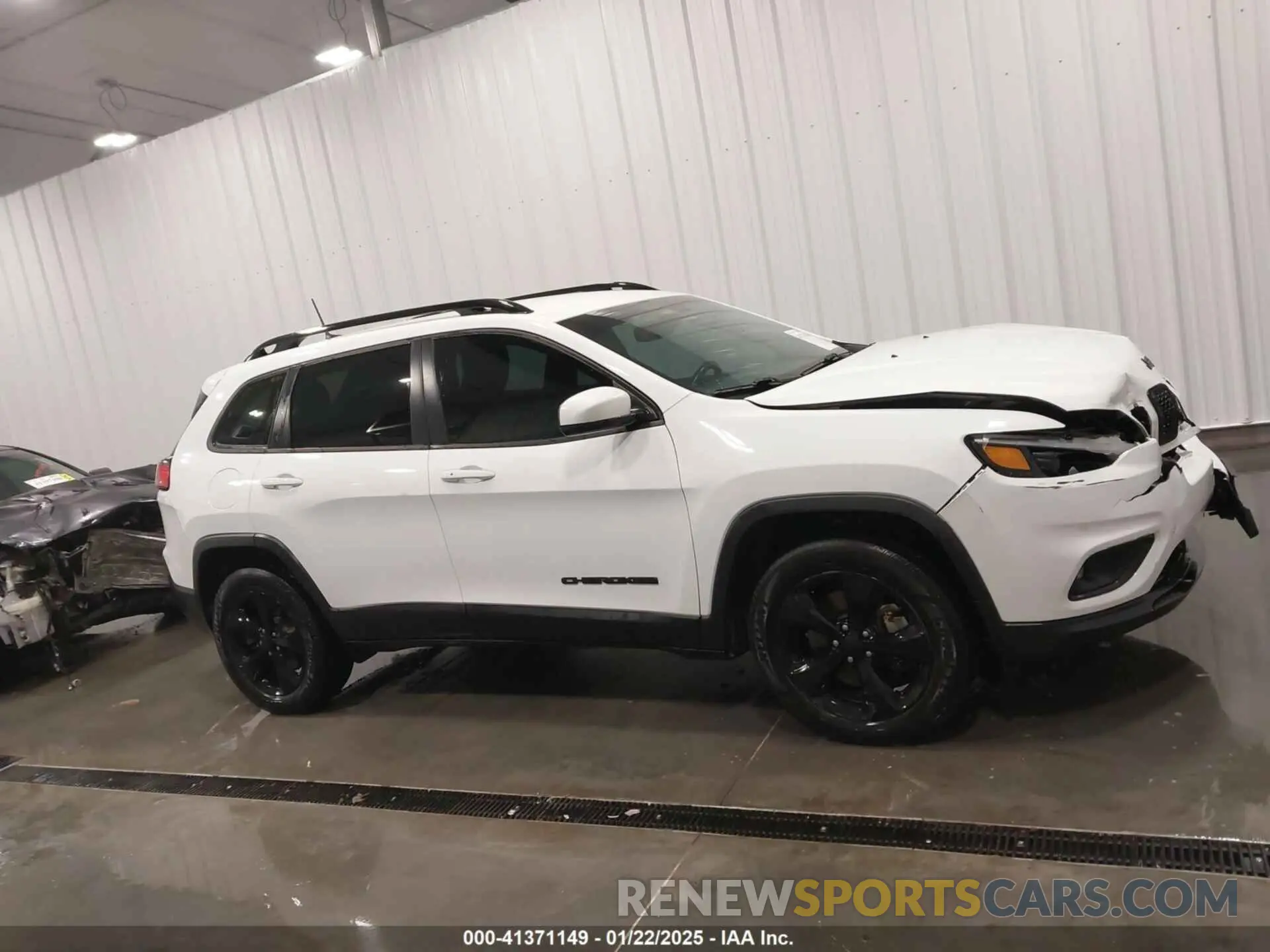 13 Photograph of a damaged car 1C4PJMLB2KD294626 JEEP CHEROKEE 2019