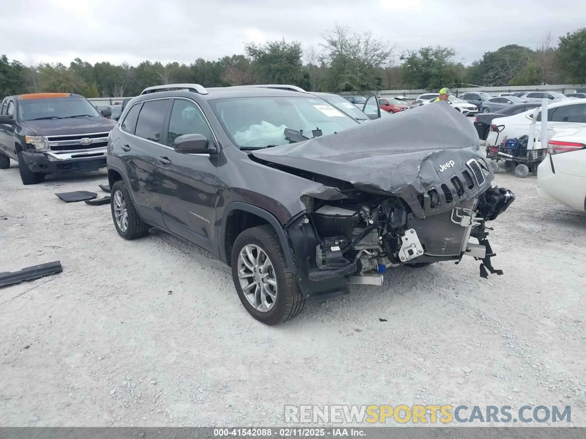 1 Photograph of a damaged car 1C4PJMLB2KD425036 JEEP CHEROKEE 2019