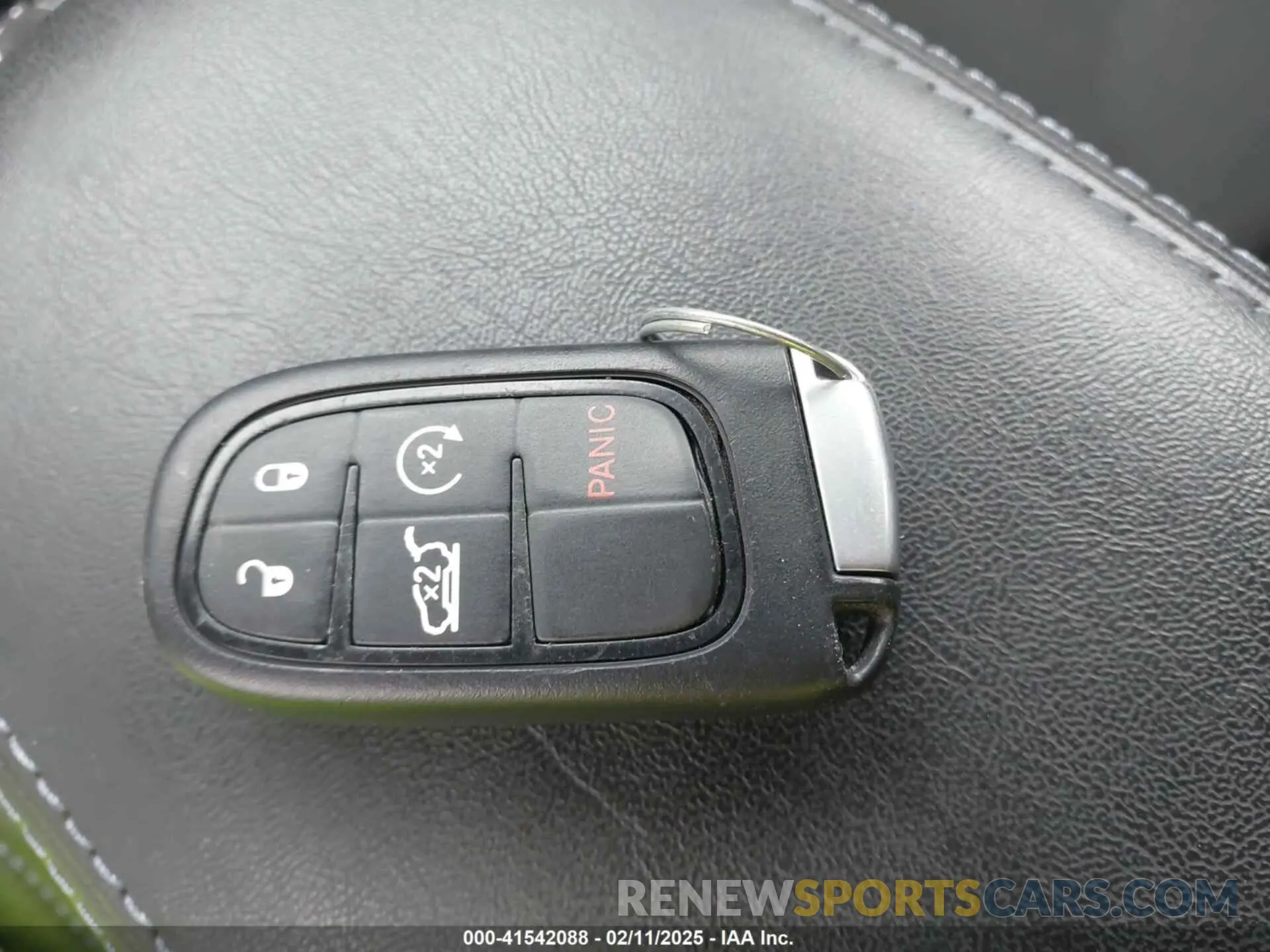 11 Photograph of a damaged car 1C4PJMLB2KD425036 JEEP CHEROKEE 2019