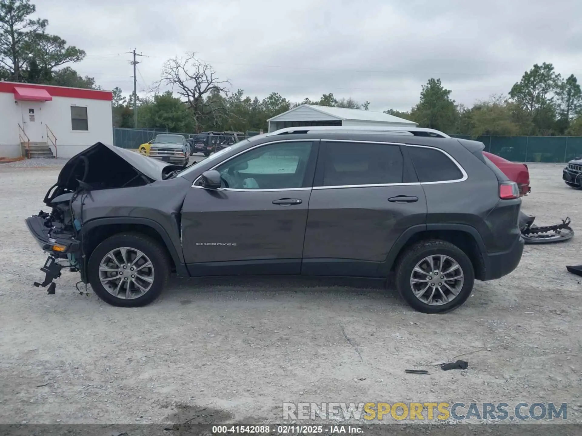 14 Photograph of a damaged car 1C4PJMLB2KD425036 JEEP CHEROKEE 2019