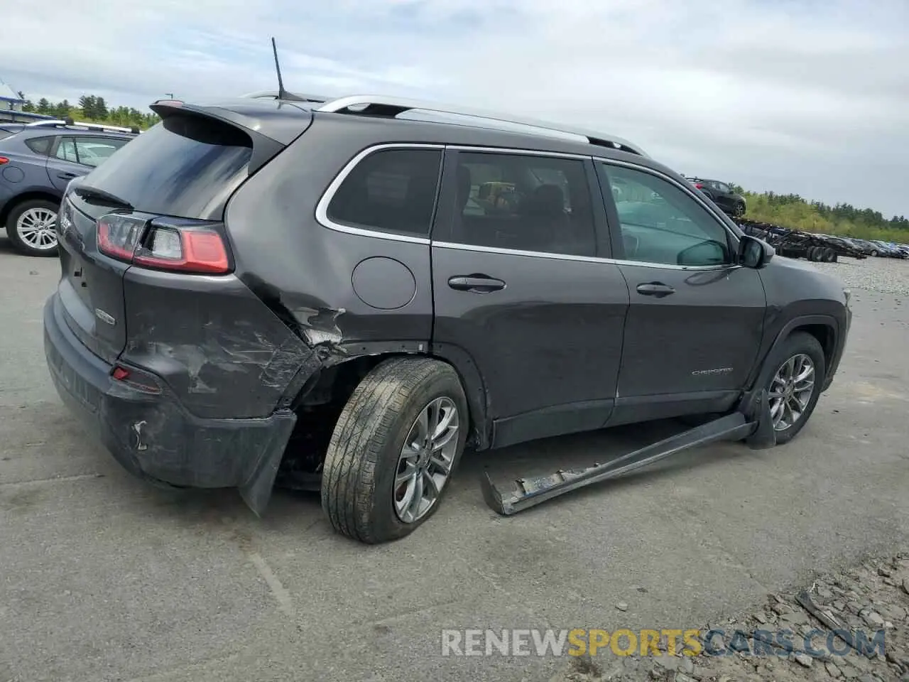 3 Photograph of a damaged car 1C4PJMLB2KD486161 JEEP CHEROKEE 2019
