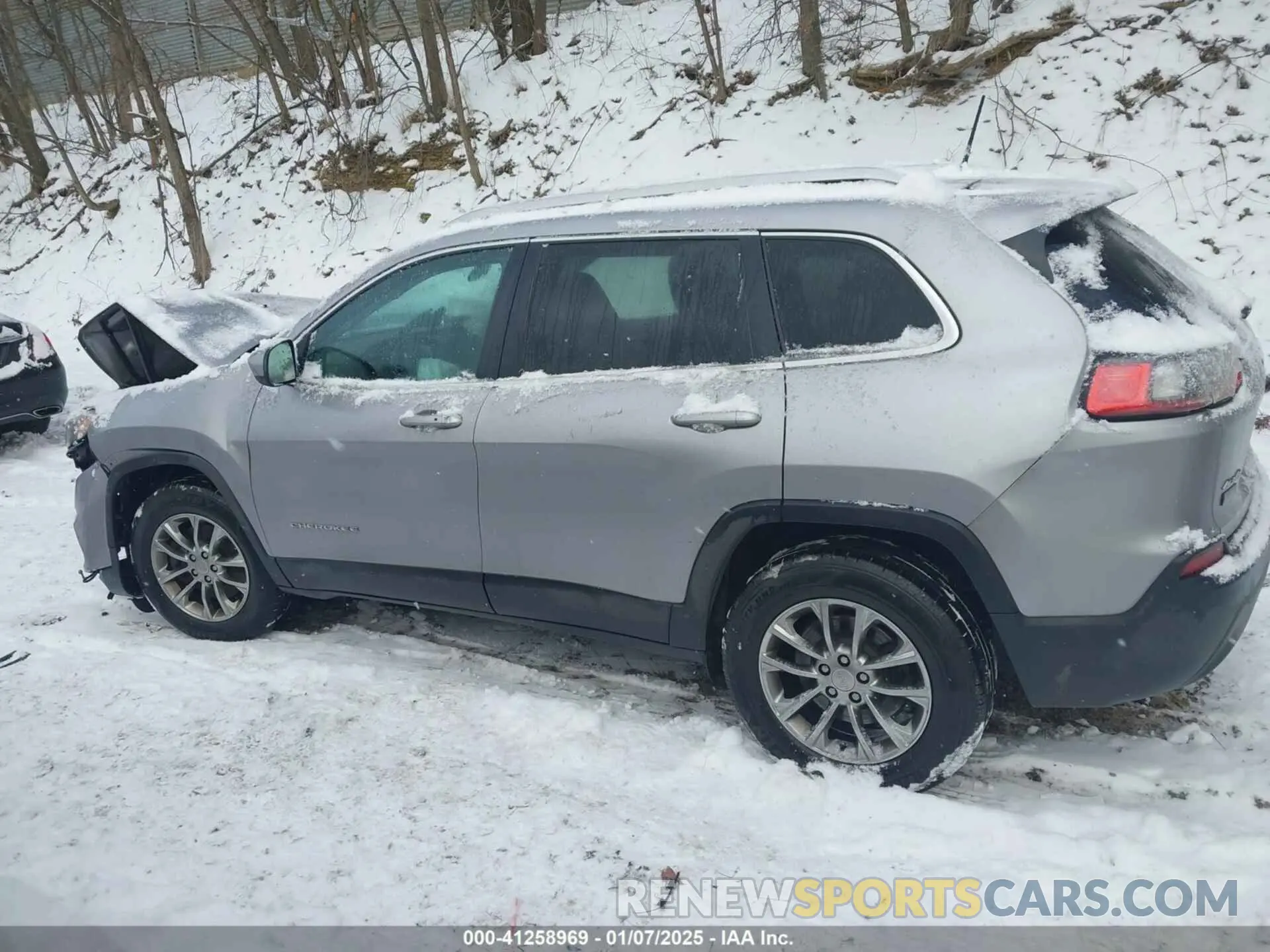 14 Photograph of a damaged car 1C4PJMLB3KD173054 JEEP CHEROKEE 2019